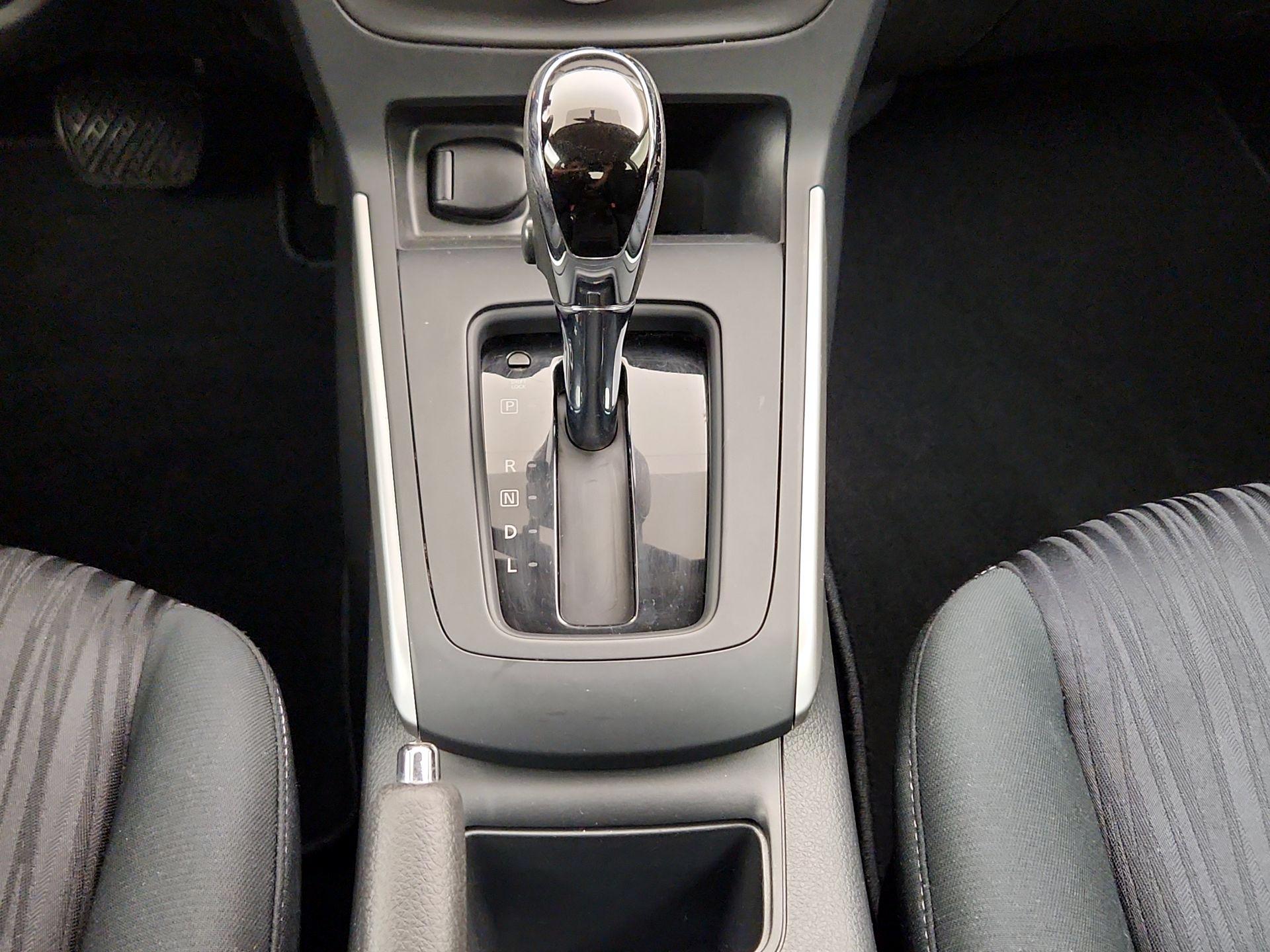 Thumbnail: 2019 Nissan Sentra - 17
