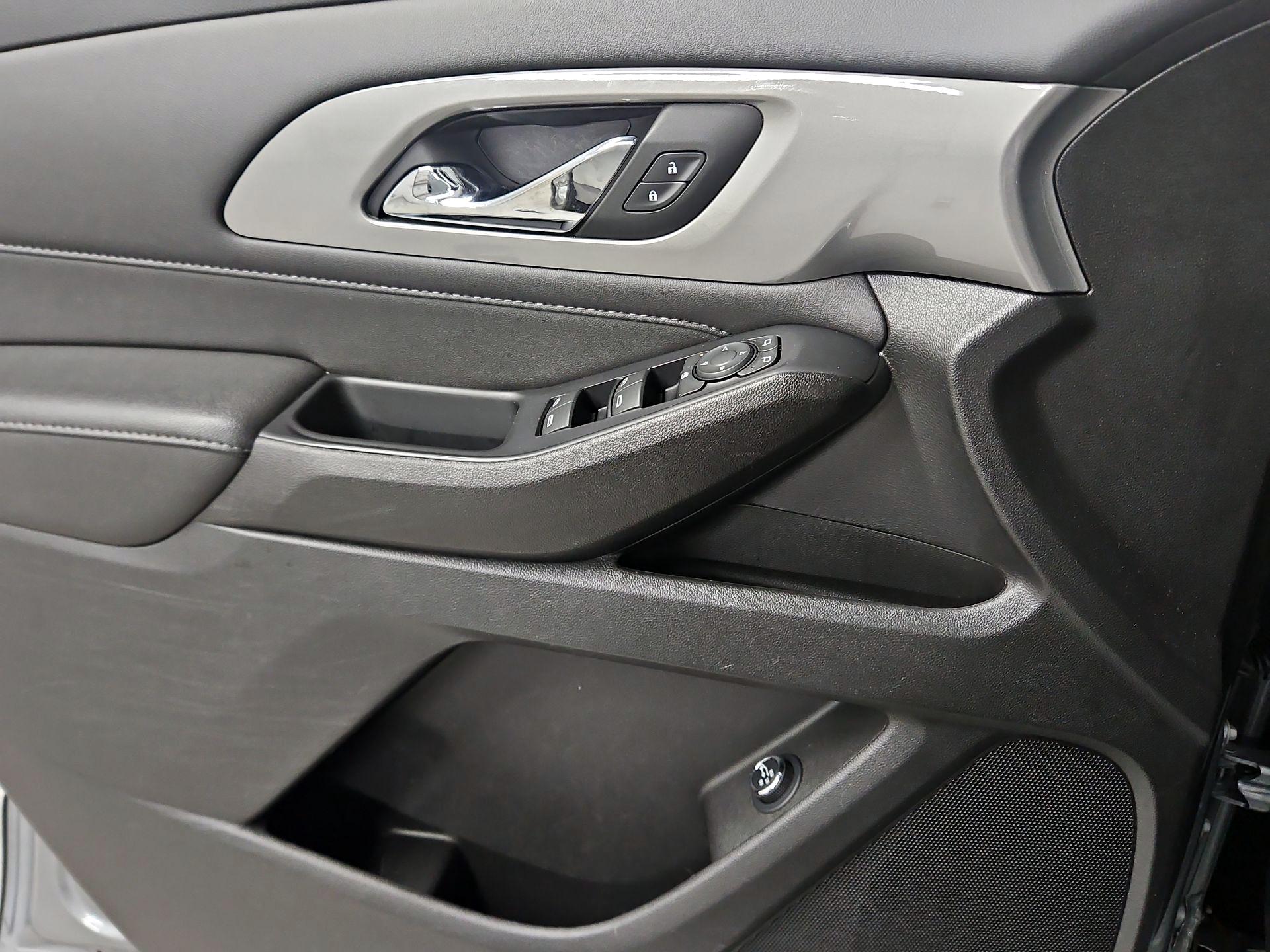 Thumbnail: 2023 Chevrolet Traverse - 12