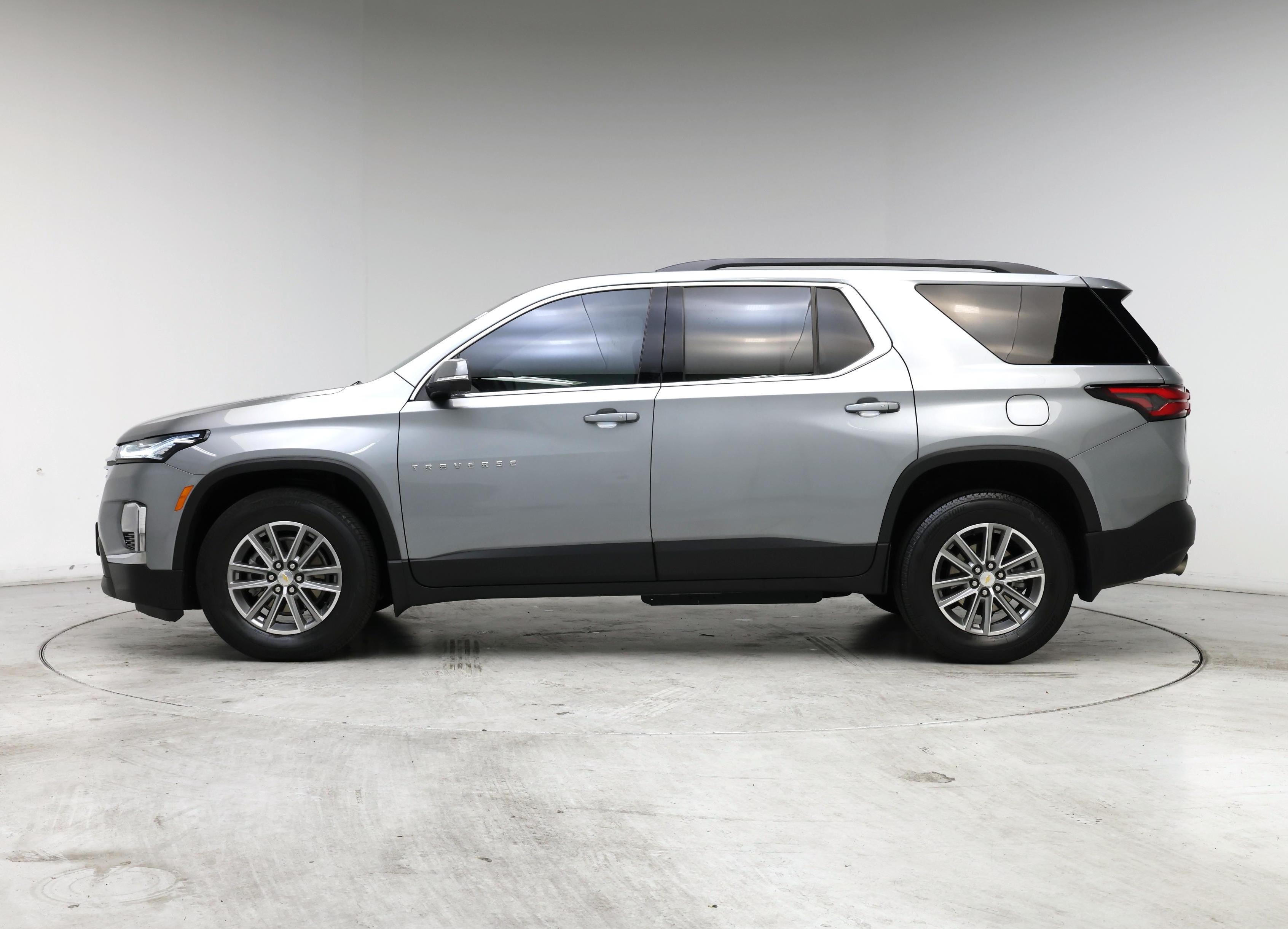 Thumbnail: 2023 Chevrolet Traverse - 3