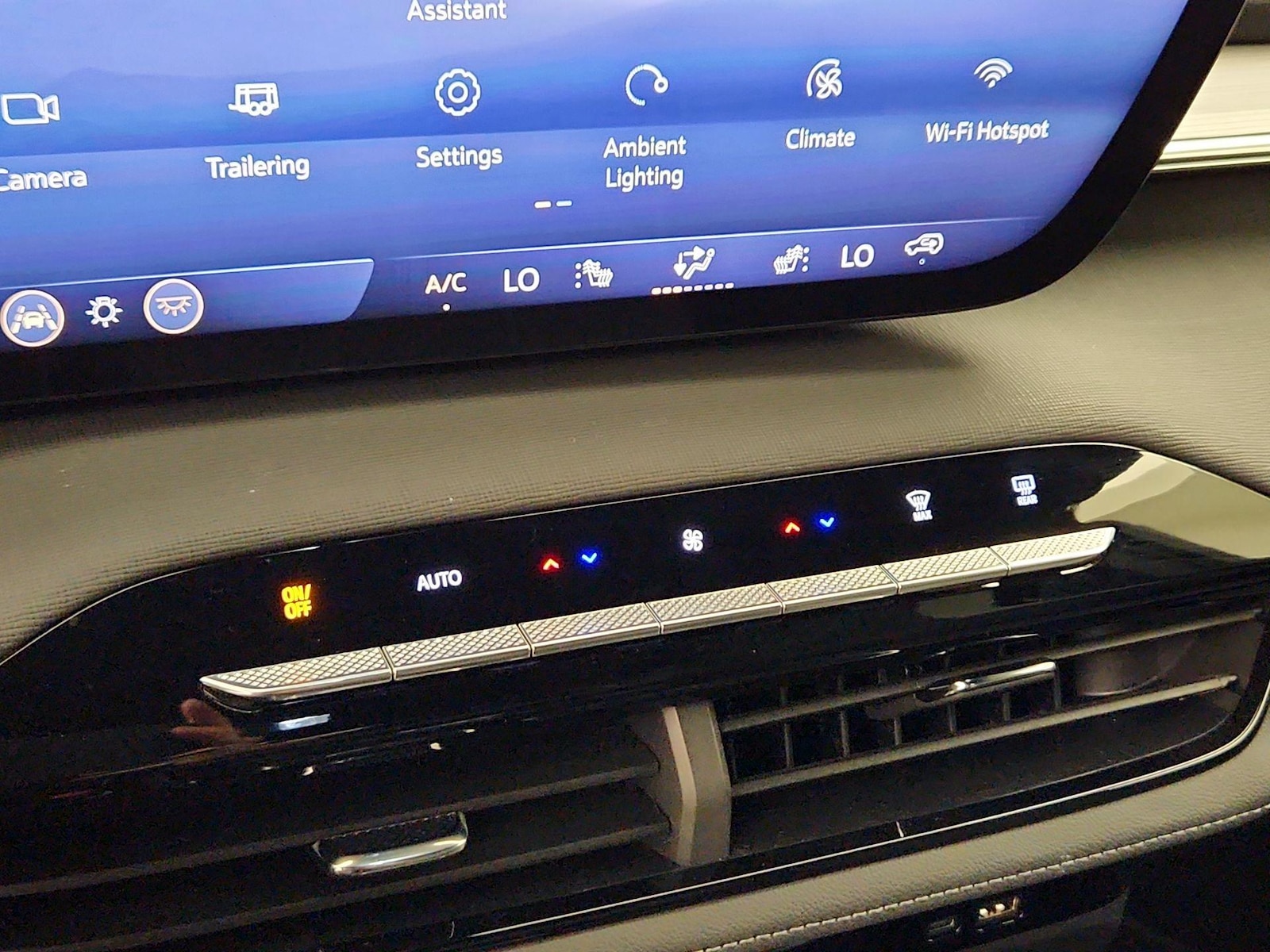 2026 Buick Enclave Preferred - Photo 17