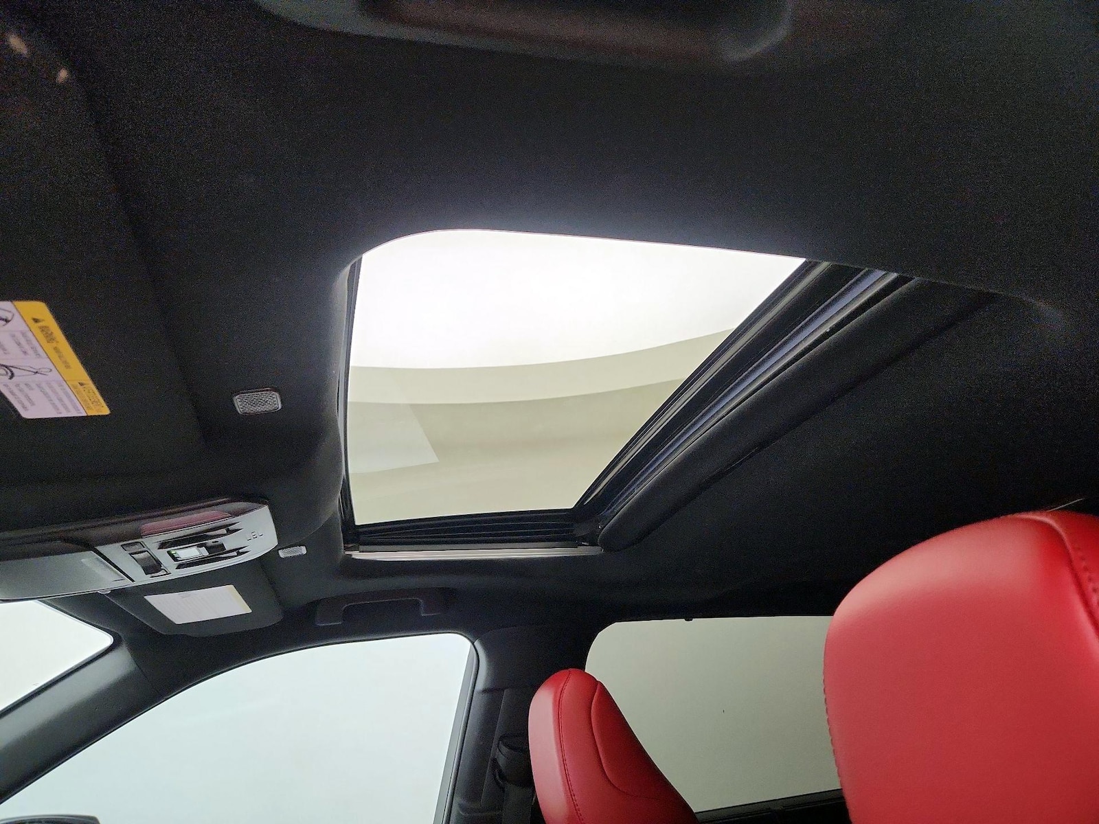 Sunroof(s) & Overhead Airbags