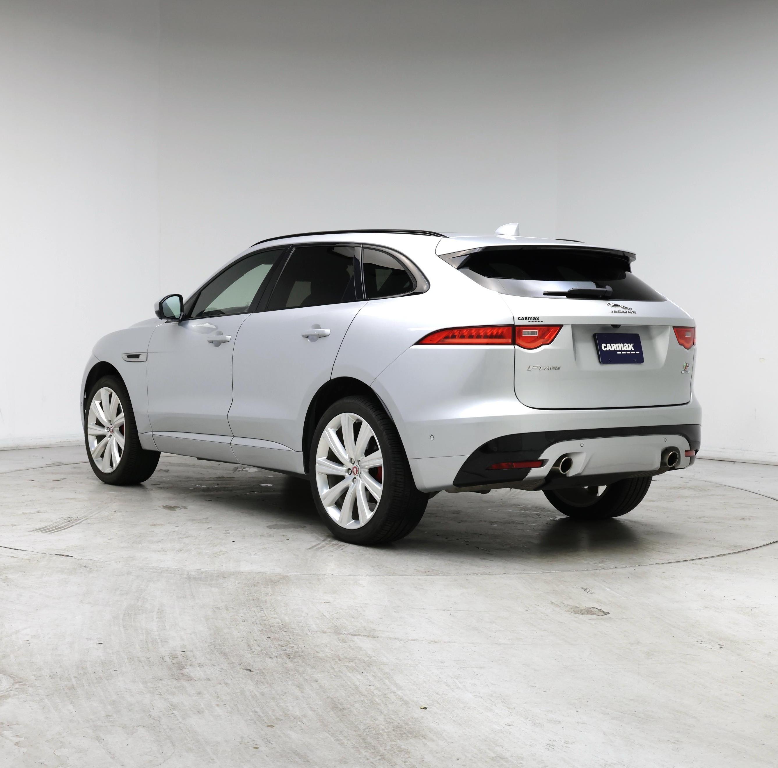 Thumbnail: 2018 Jaguar F-Pace - 2
