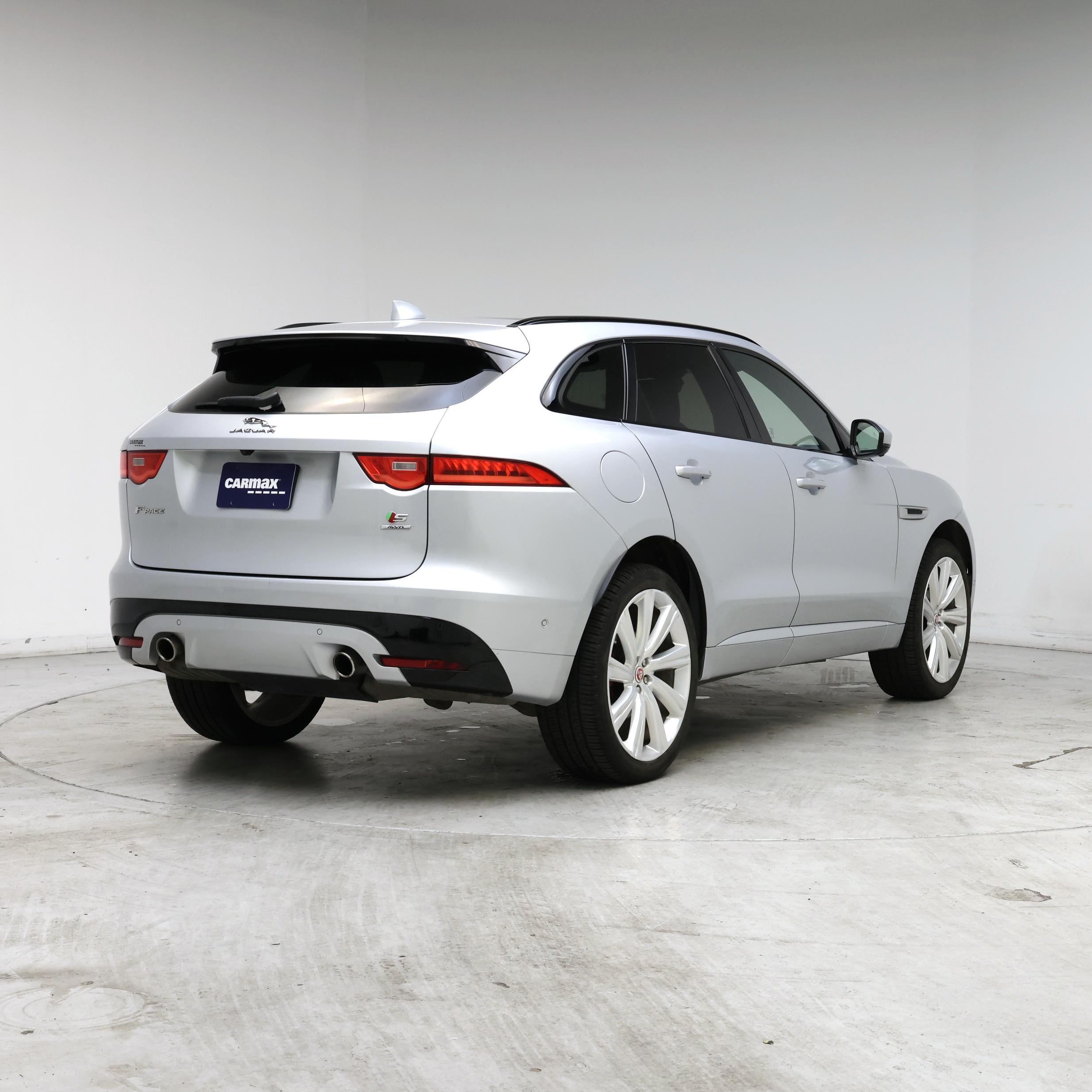 Thumbnail: 2018 Jaguar F-Pace - 8