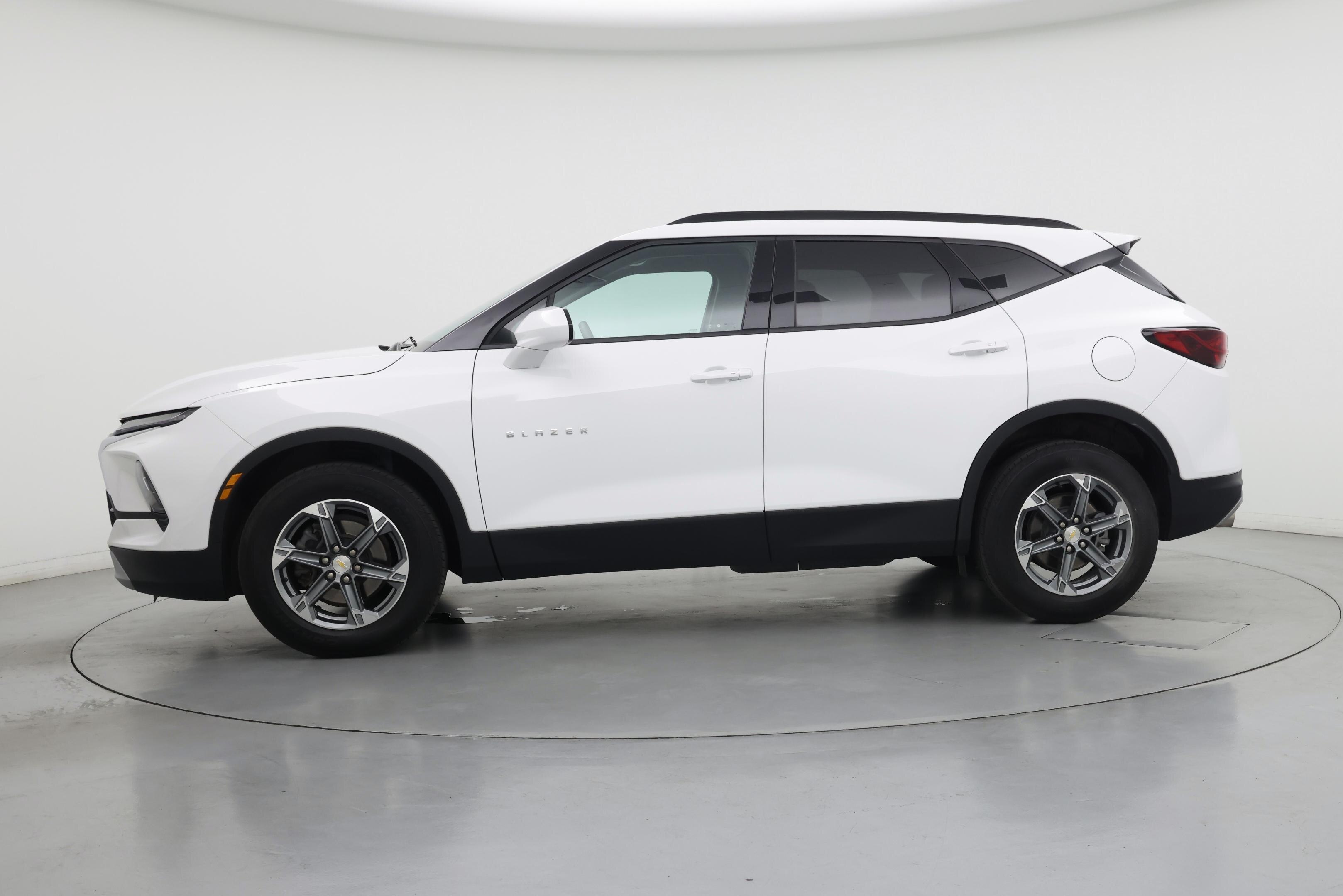 Thumbnail: 2023 Chevrolet Blazer - 3