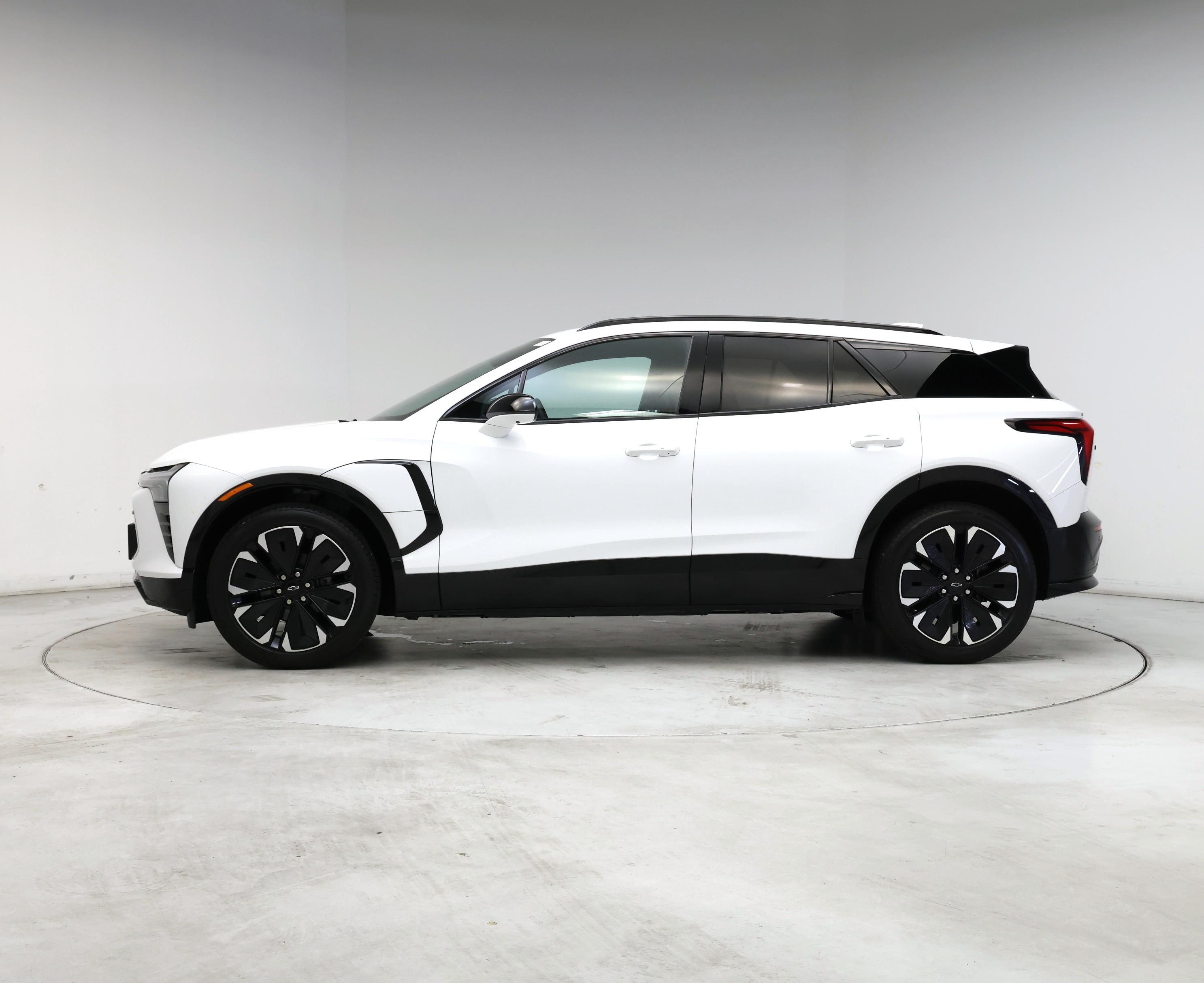 Thumbnail: 2024 Chevrolet Blazer EV - 3