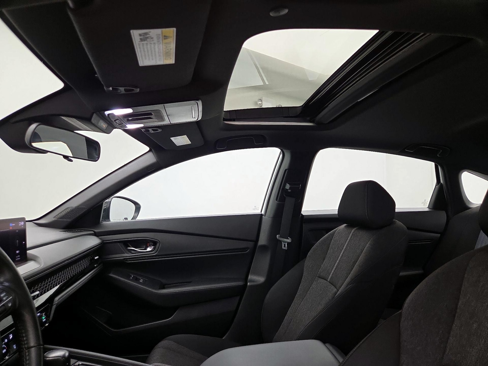Sunroof(s) & Overhead Airbags