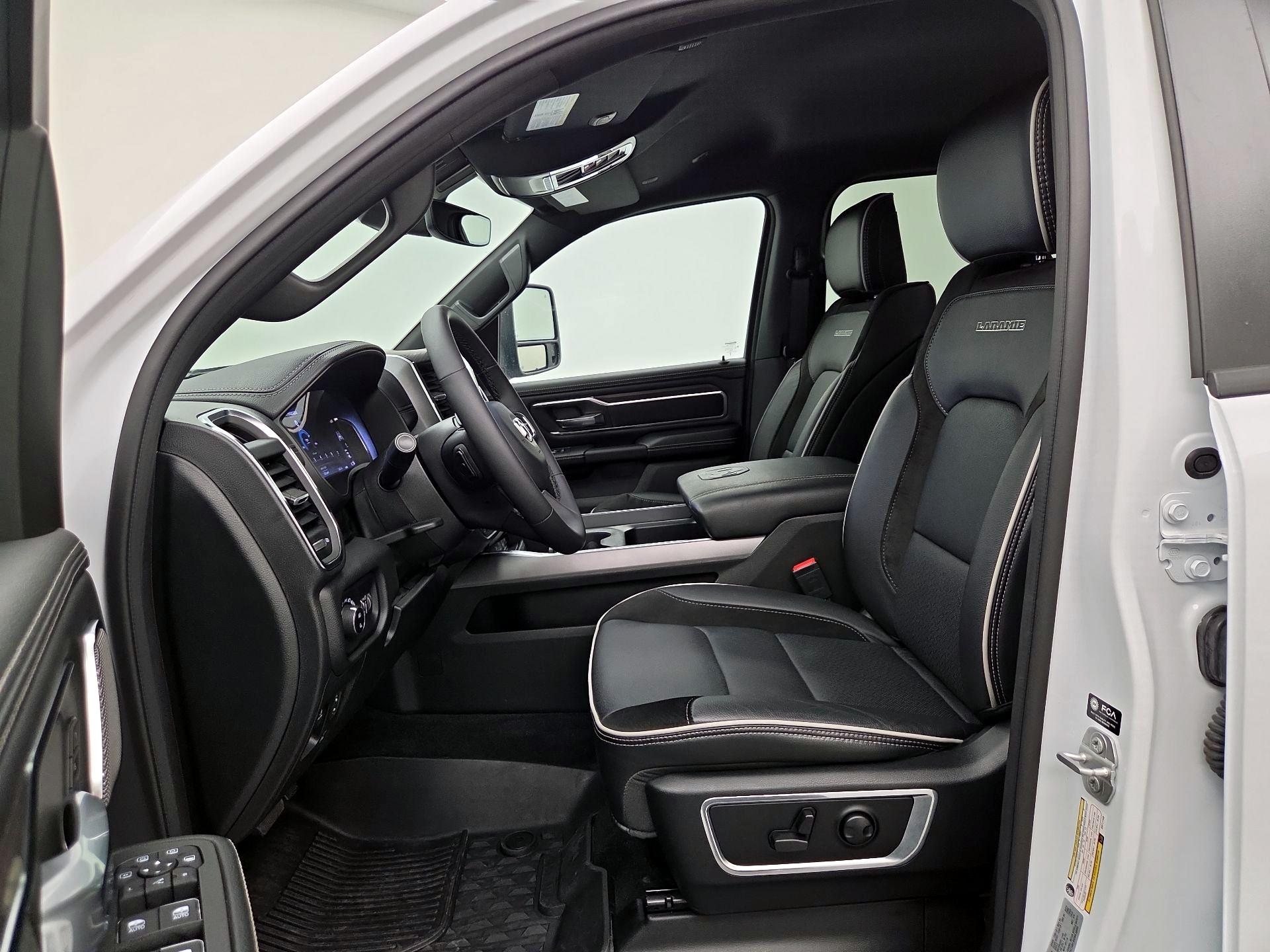 Thumbnail: 2025 RAM 1500 - 11
