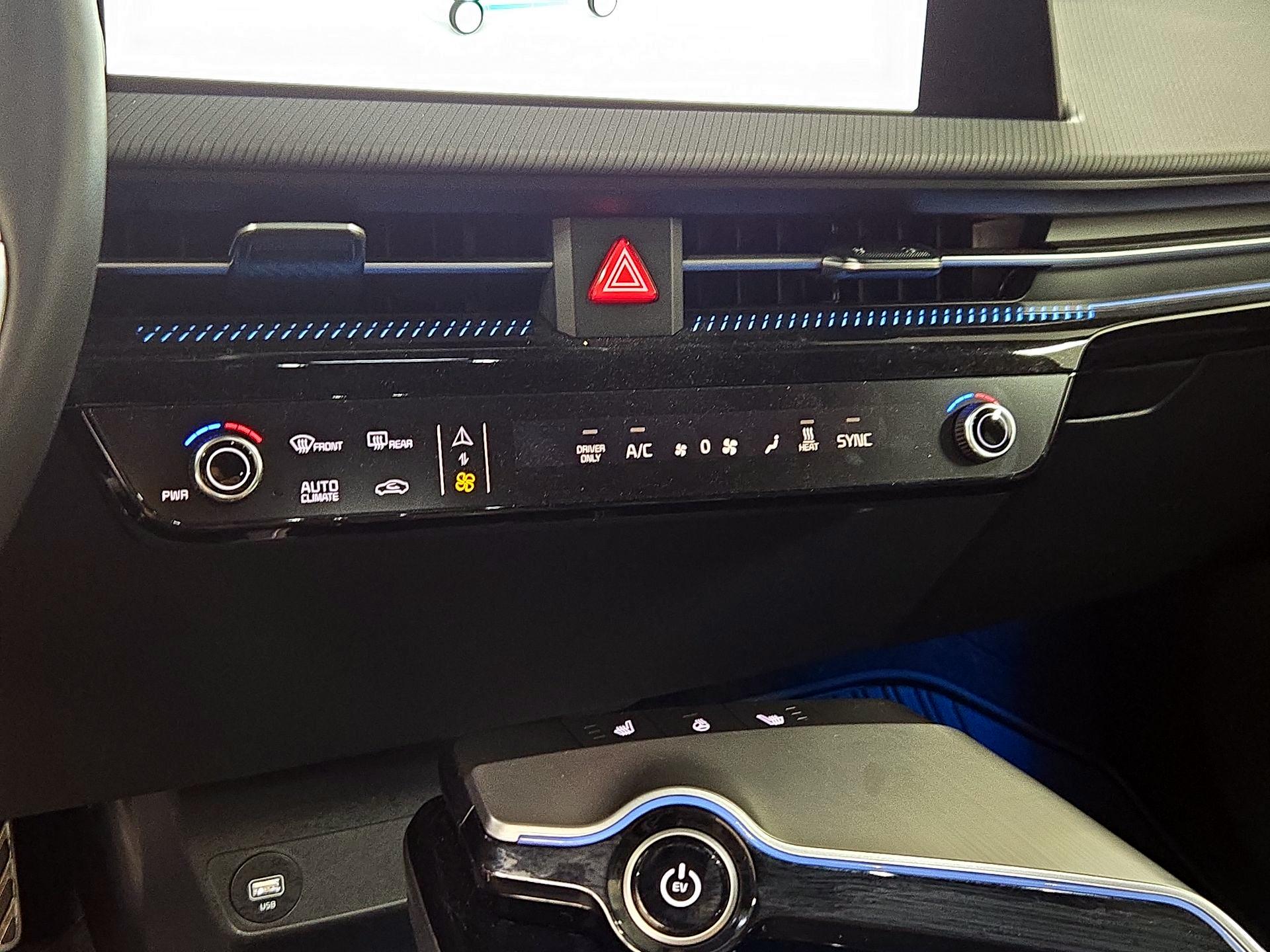 Thumbnail: 2024 Kia EV6 - 17
