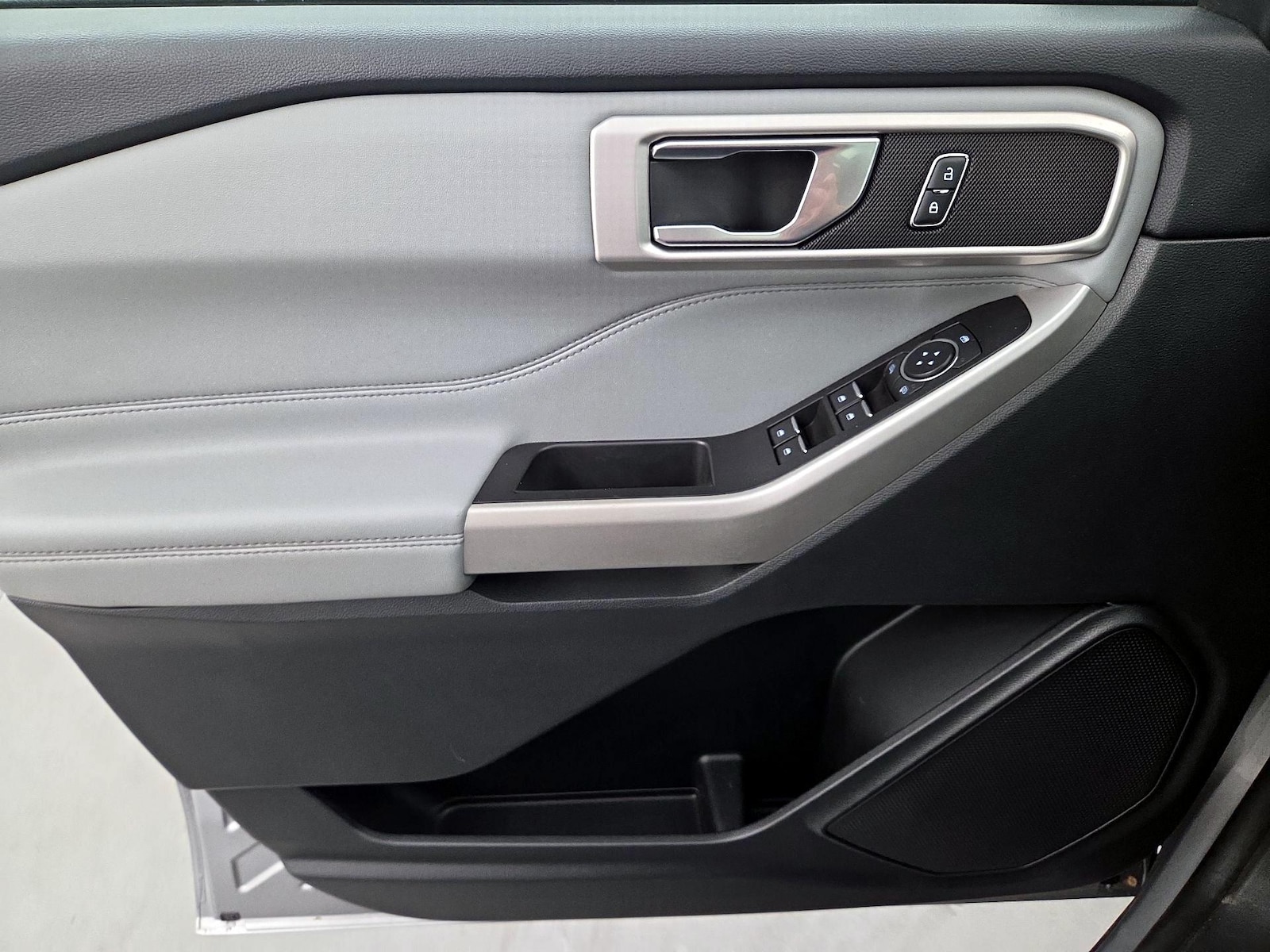 2022 Ford Explorer XLT - Photo 13