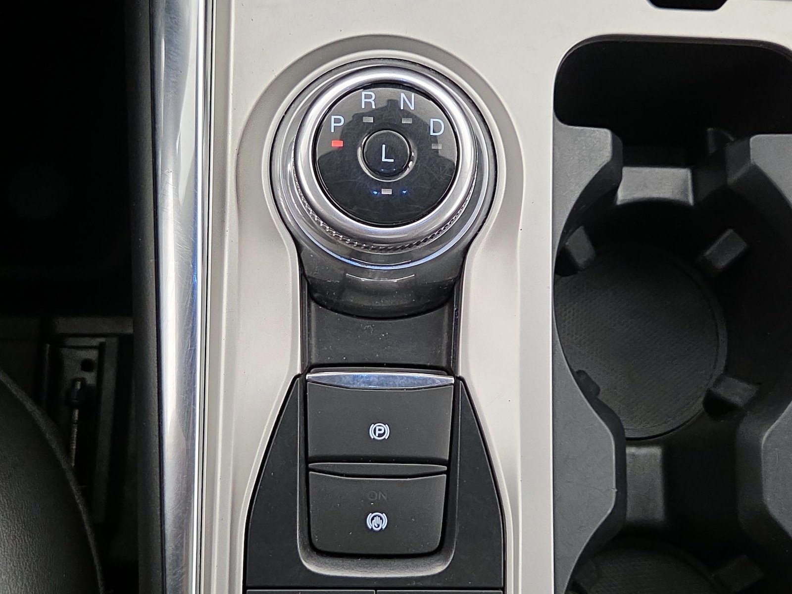 2022 Ford Explorer XLT - Photo 19
