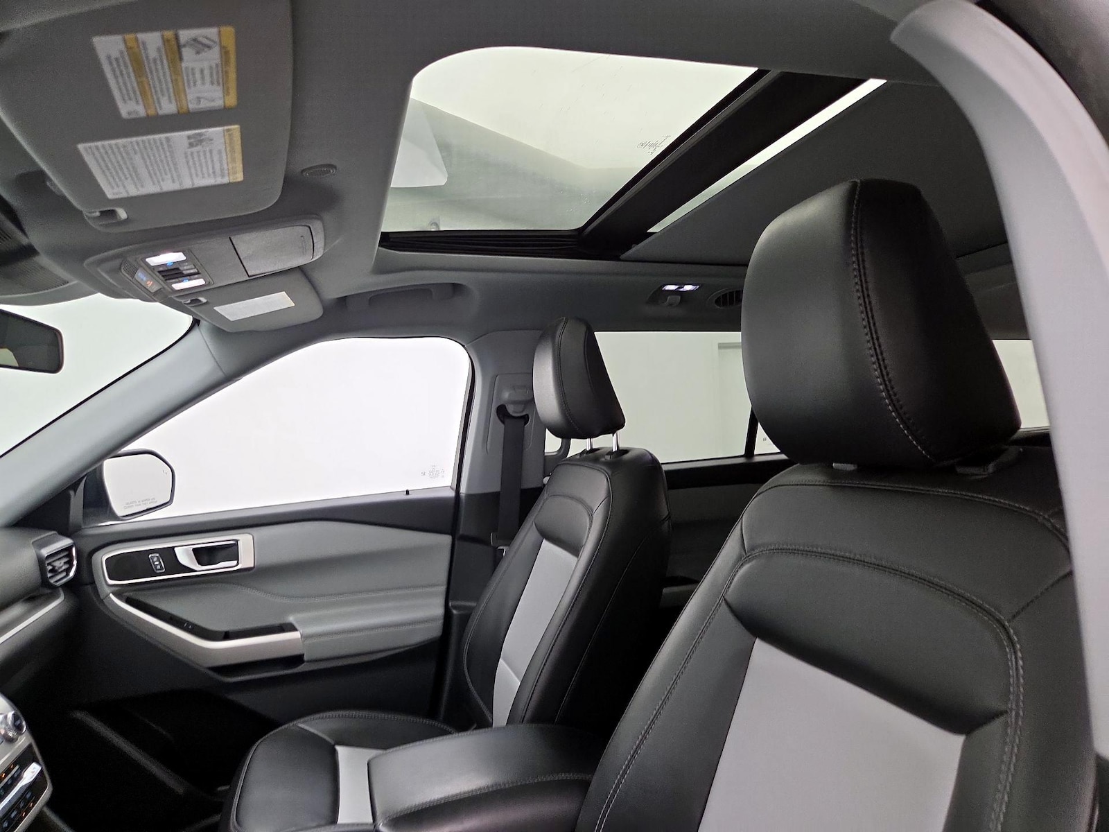 2022 Ford Explorer XLT - Photo 21