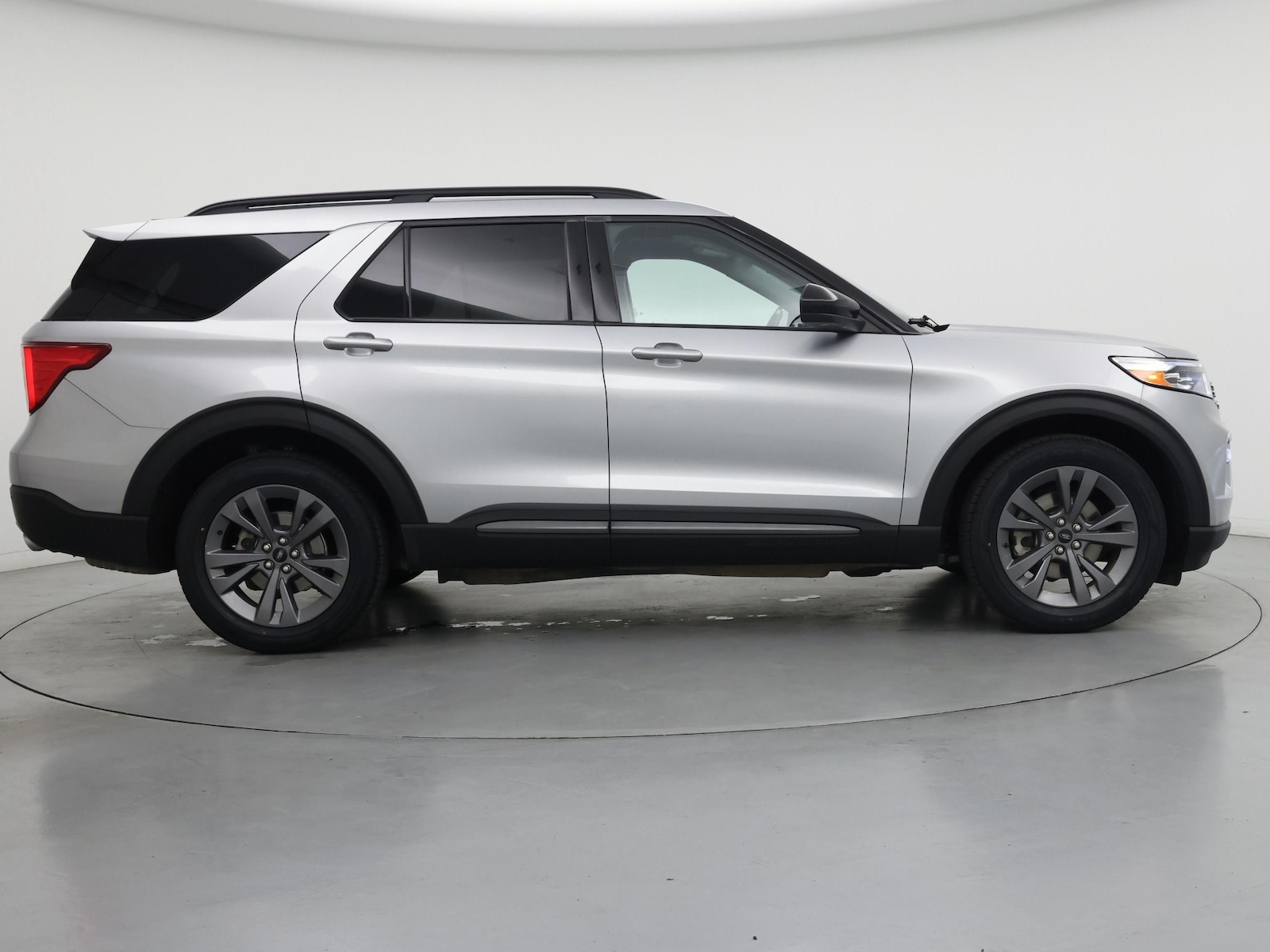 2022 Ford Explorer XLT - Photo 8