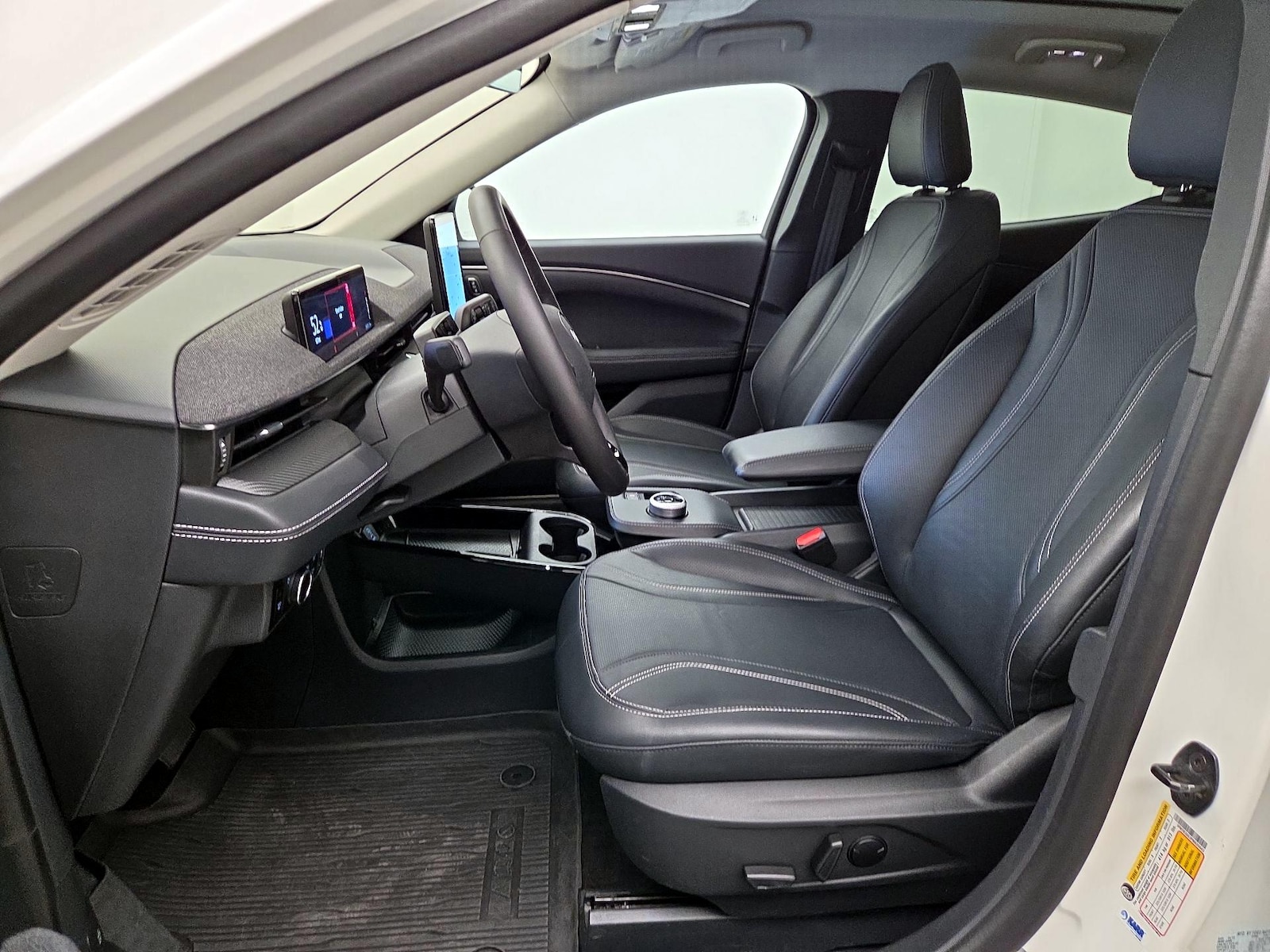 2023 Ford Mustang Mach-E Premium AWD - Photo 12