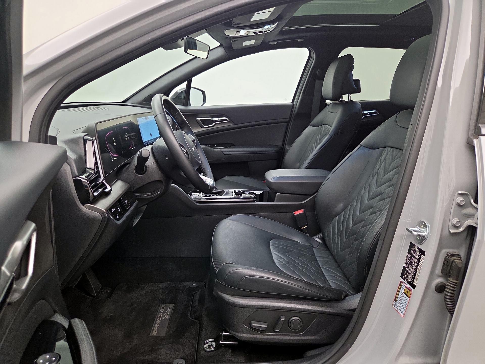 Thumbnail: 2023 Kia Sportage - 11