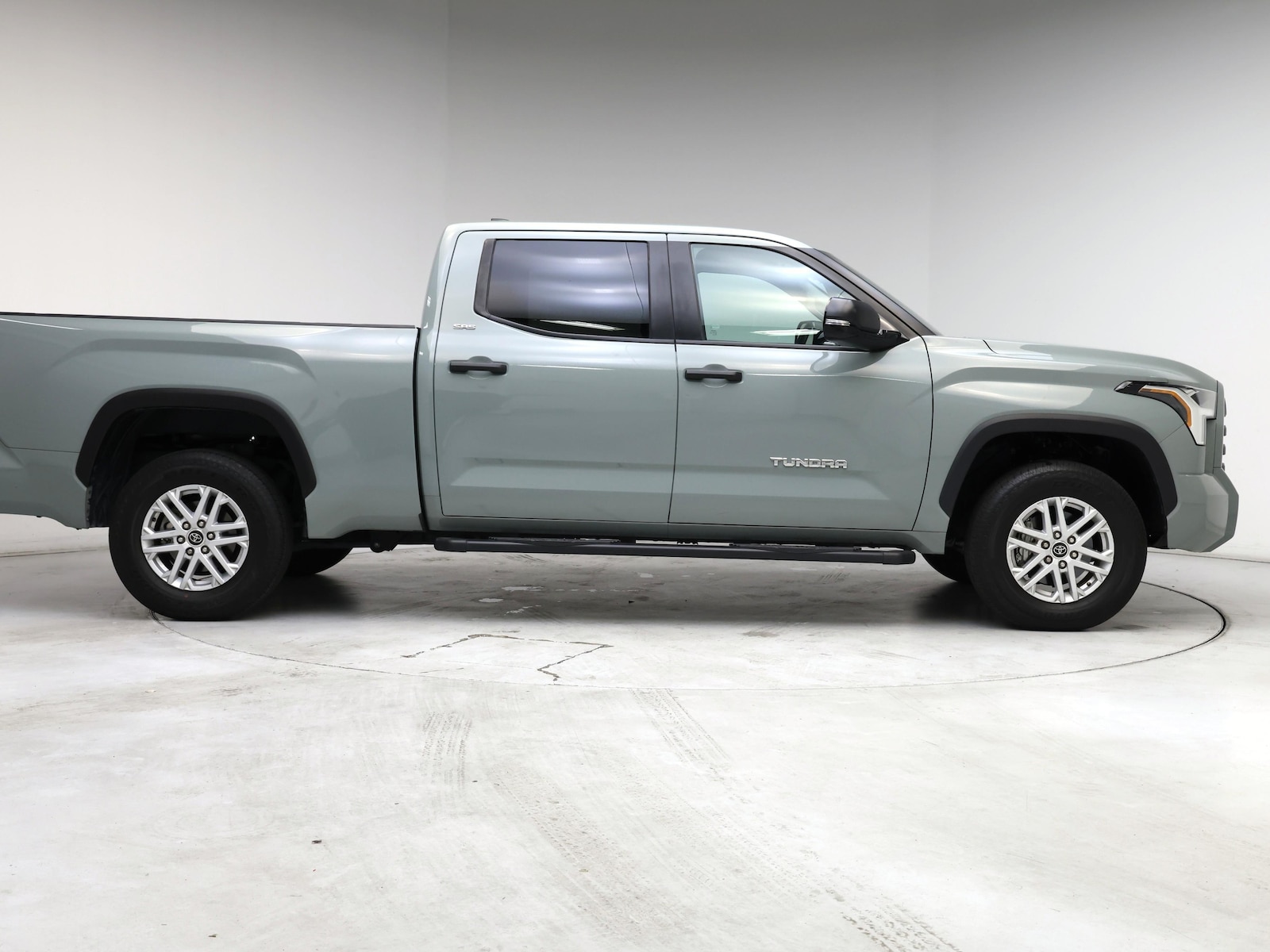 2024 Toyota Tundra SR5 - Photo 8