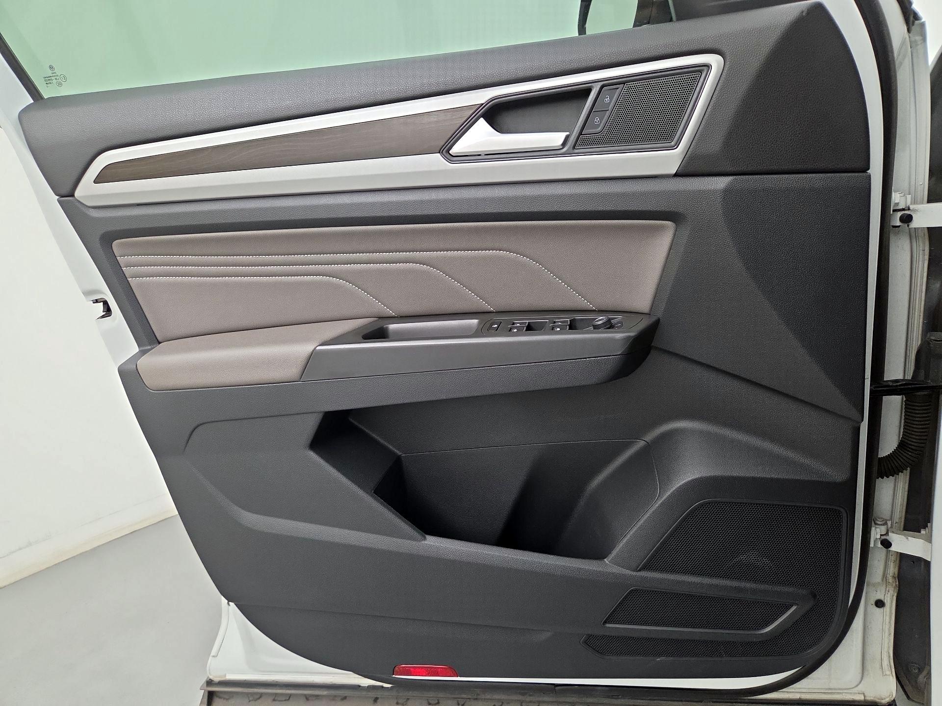 Thumbnail: 2022 Volkswagen Atlas - 12