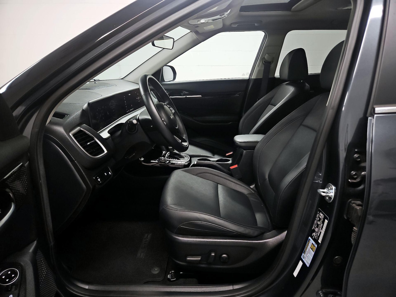 2024 Kia Seltos EX - Photo 12