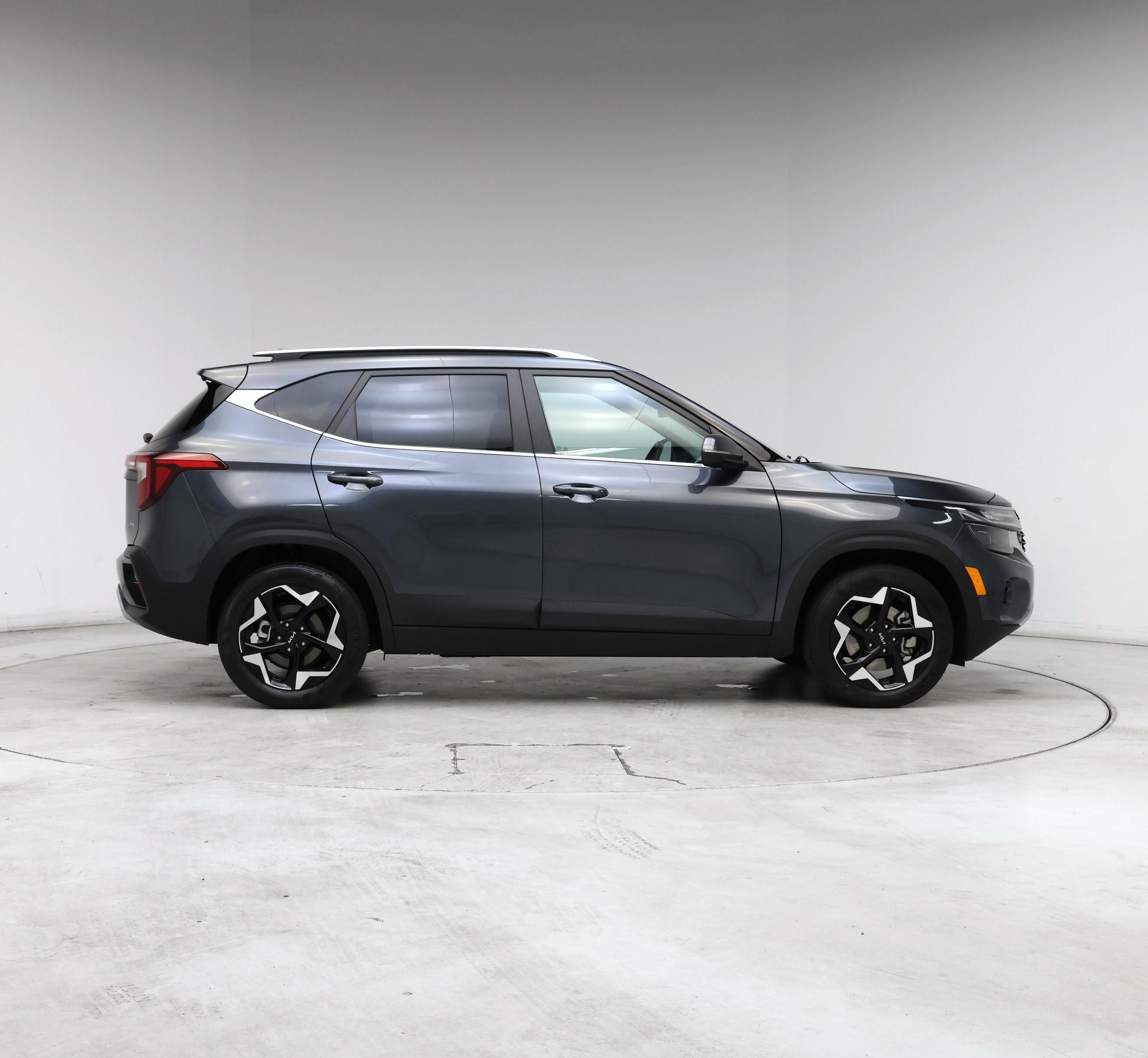 Thumbnail: 2024 Kia Seltos - 7