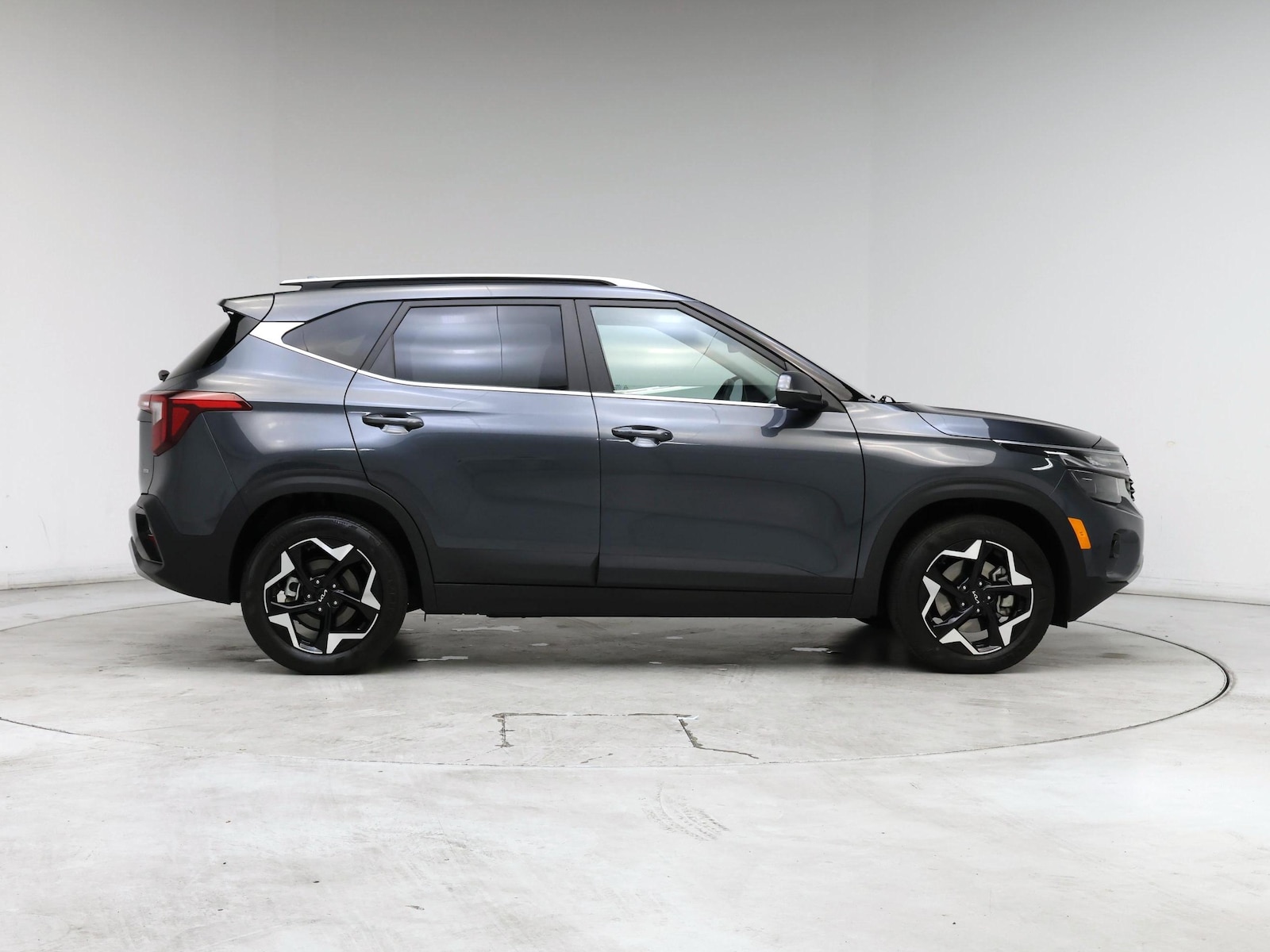 2024 Kia Seltos EX - Photo 8