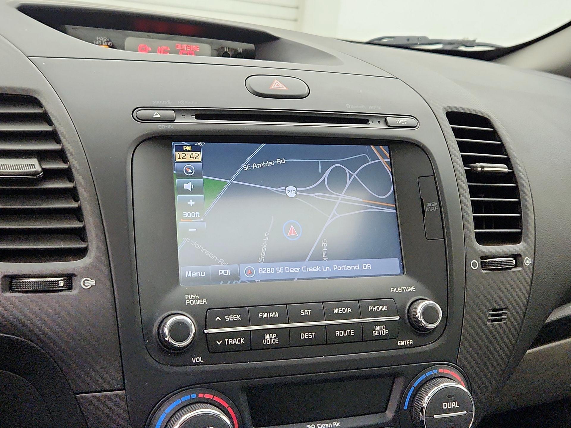 Thumbnail: 2016 Kia Forte - 14