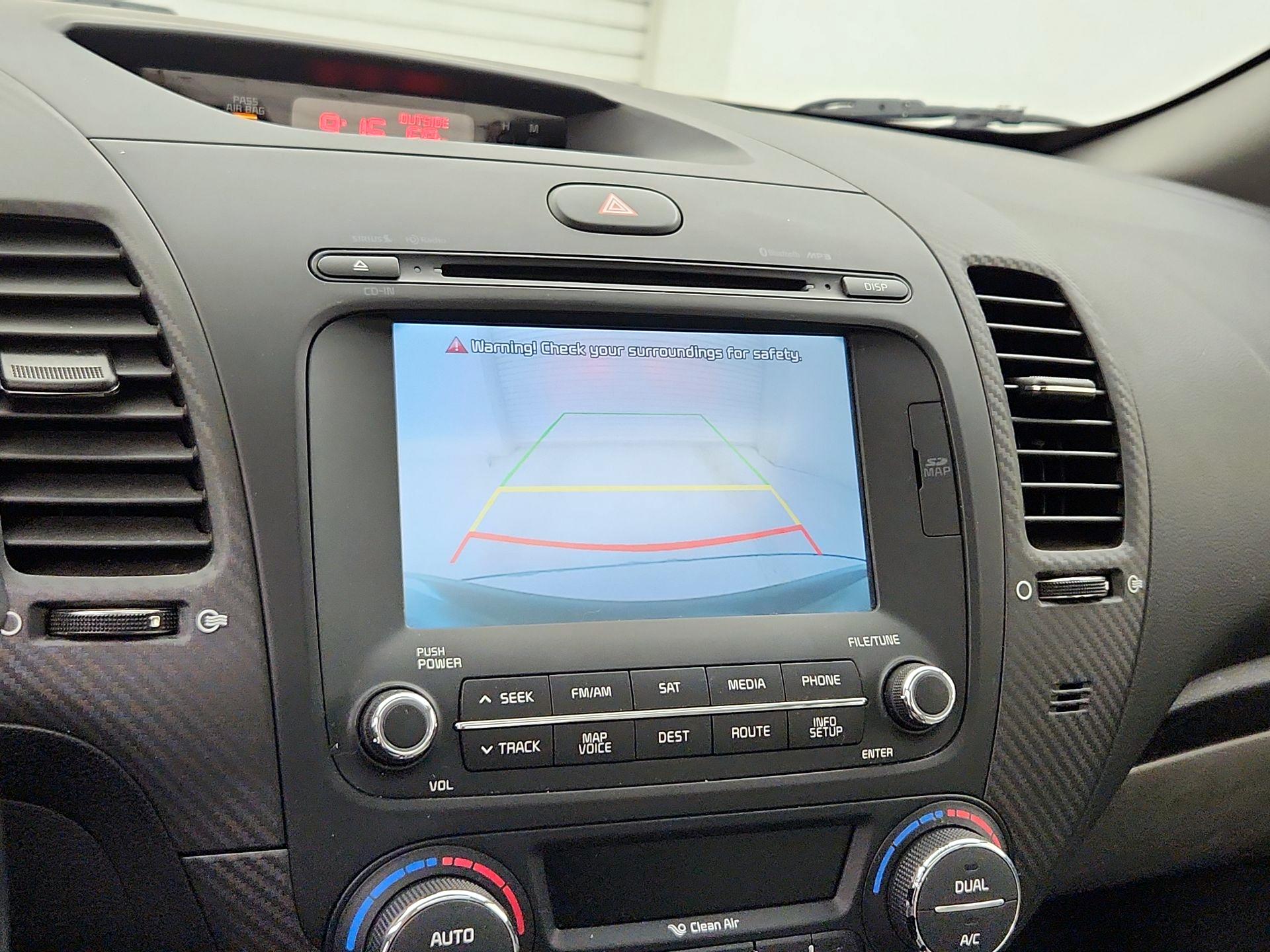Thumbnail: 2016 Kia Forte - 15