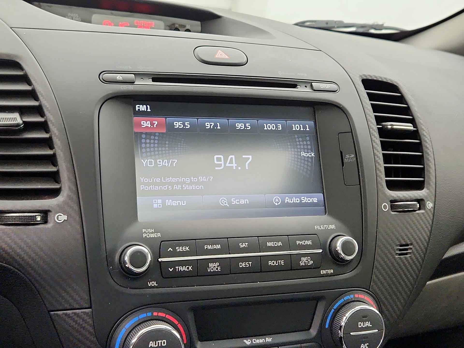 Thumbnail: 2016 Kia Forte - 16