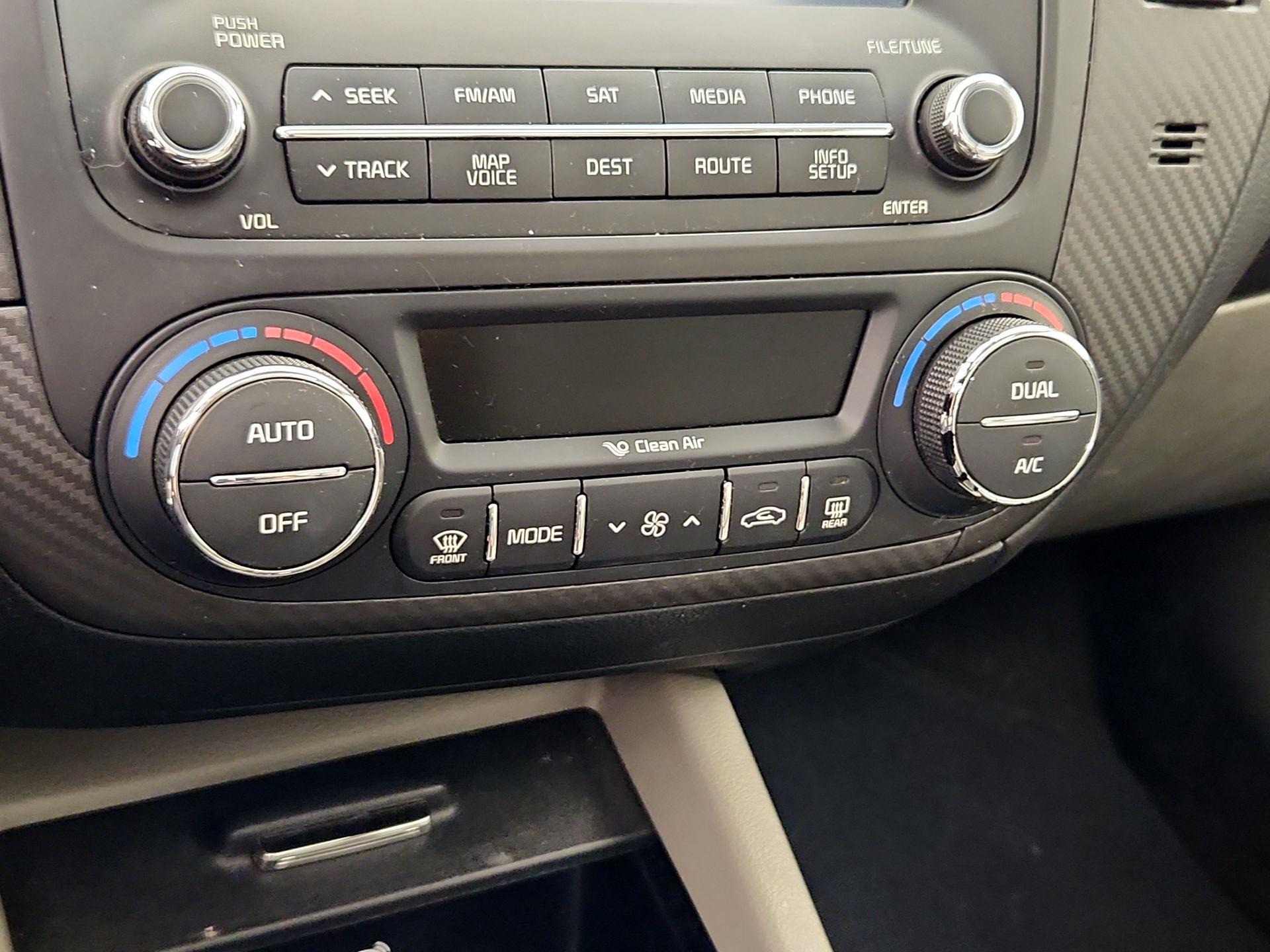 Thumbnail: 2016 Kia Forte - 17