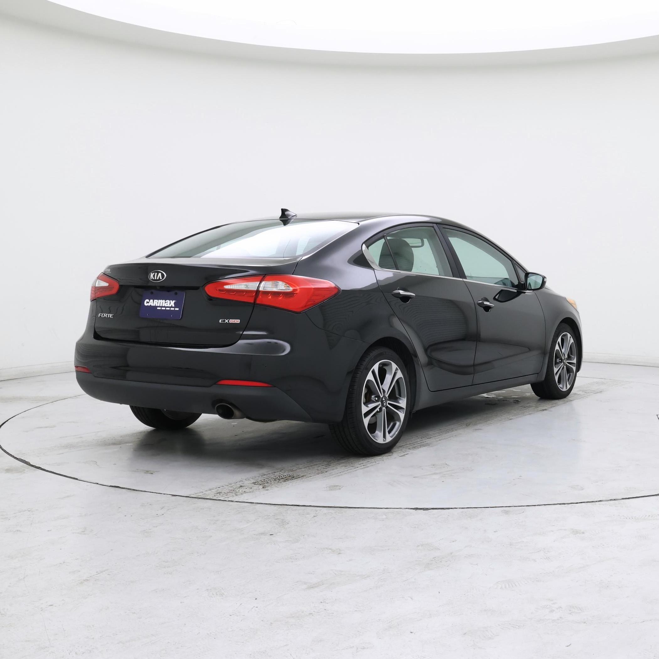 Thumbnail: 2016 Kia Forte - 8