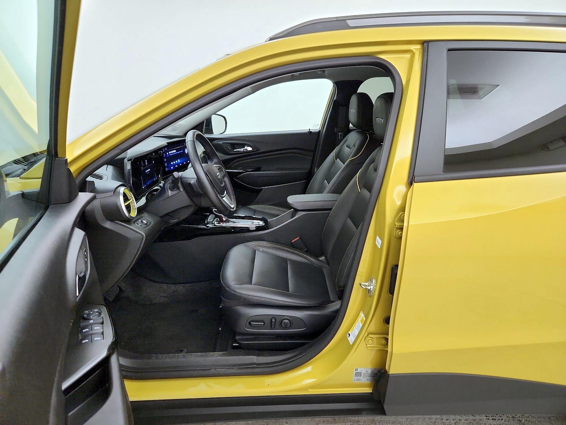 Thumbnail: 2025 Chevrolet Trax - 11