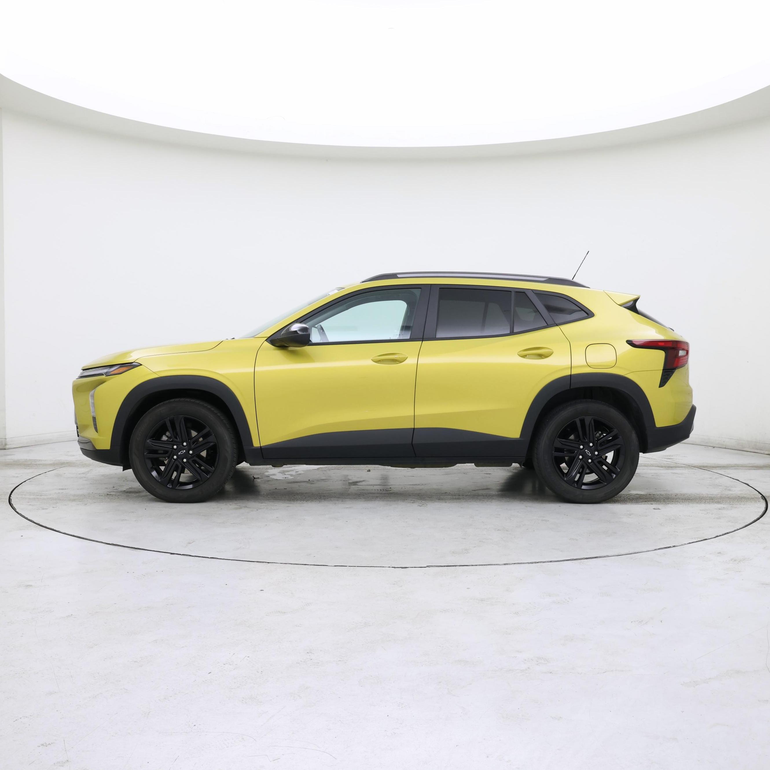 Thumbnail: 2025 Chevrolet Trax - 3