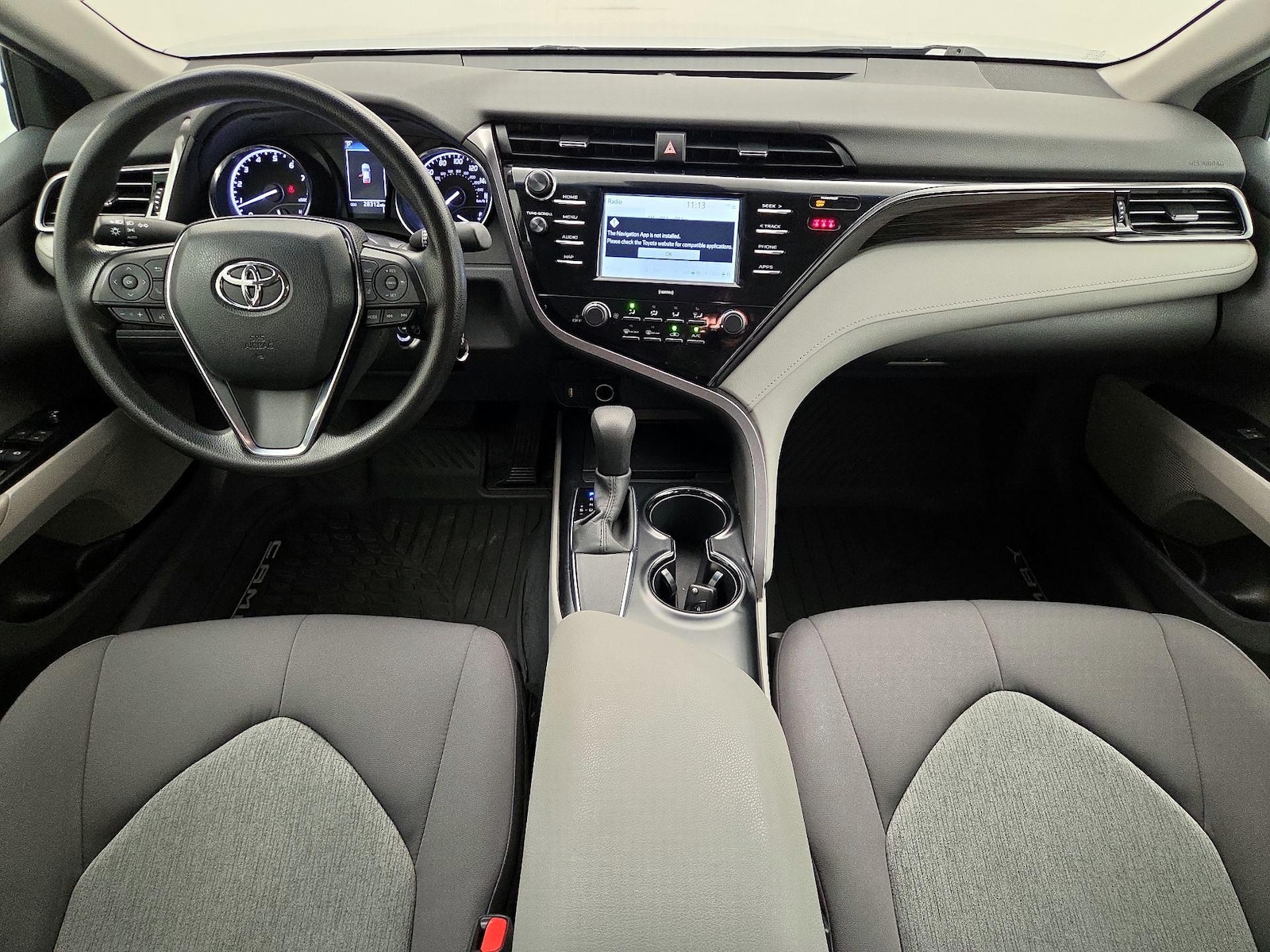 2020 Toyota Camry LE - Photo 10