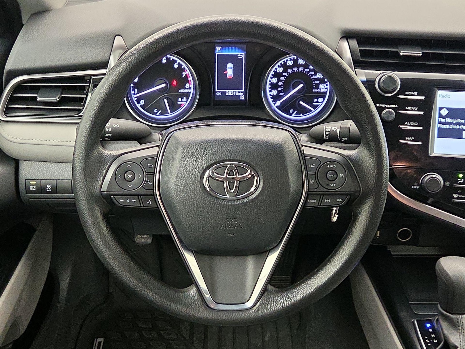 2020 Toyota Camry LE - Photo 11