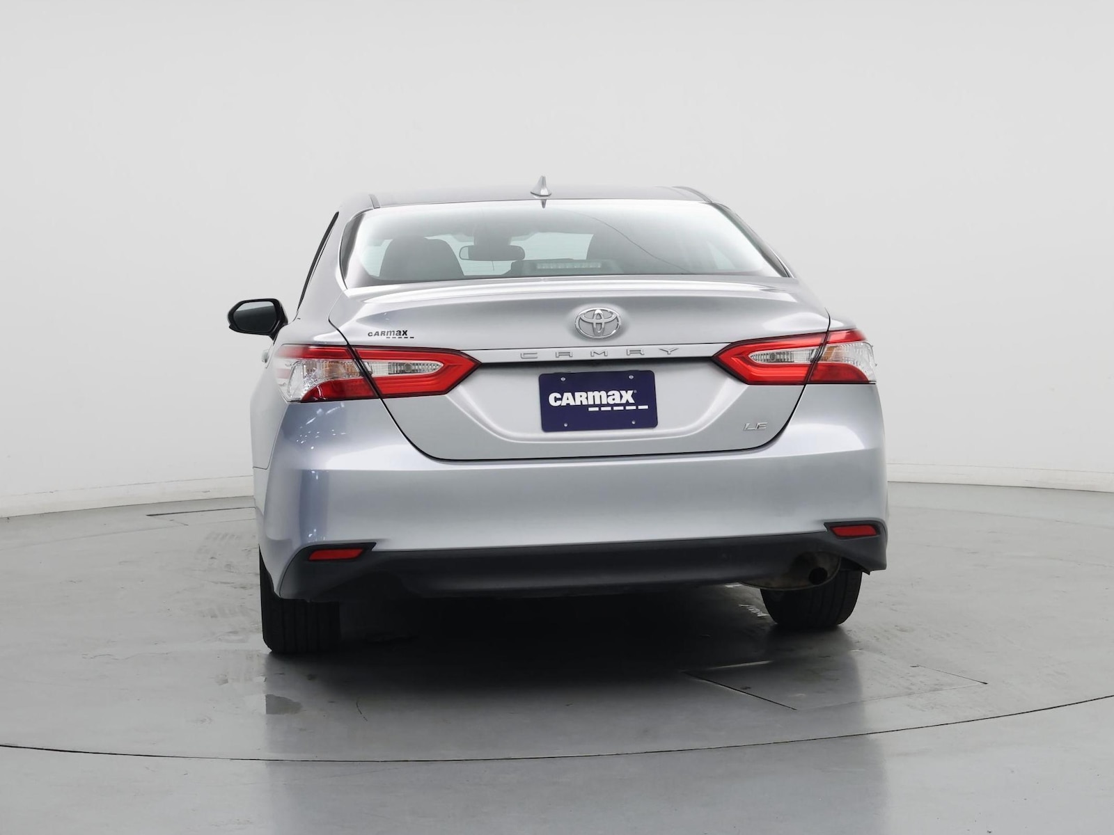 2020 Toyota Camry LE - Photo 7