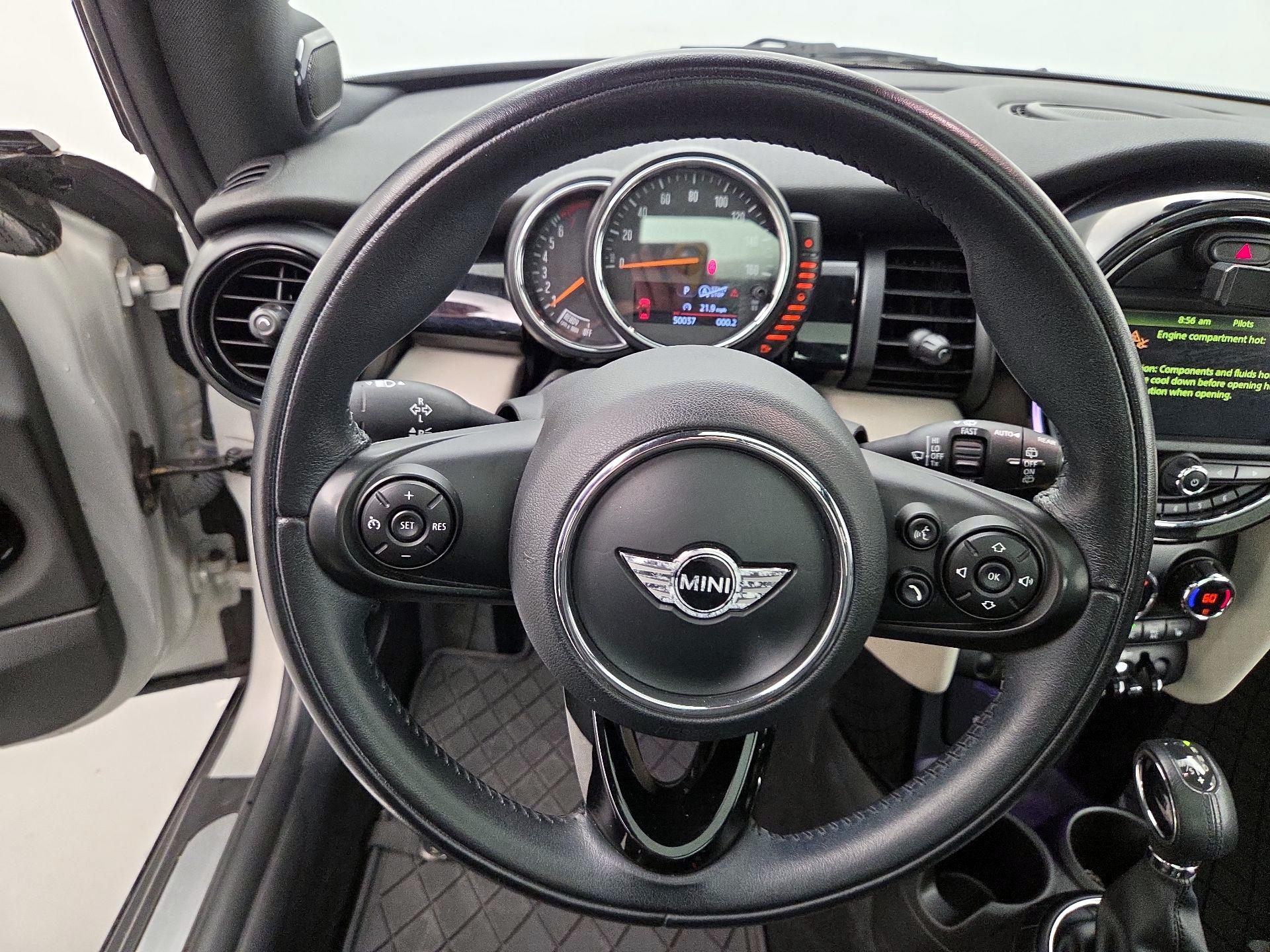 Thumbnail: 2015 MINI Cooper Hardtop - 10