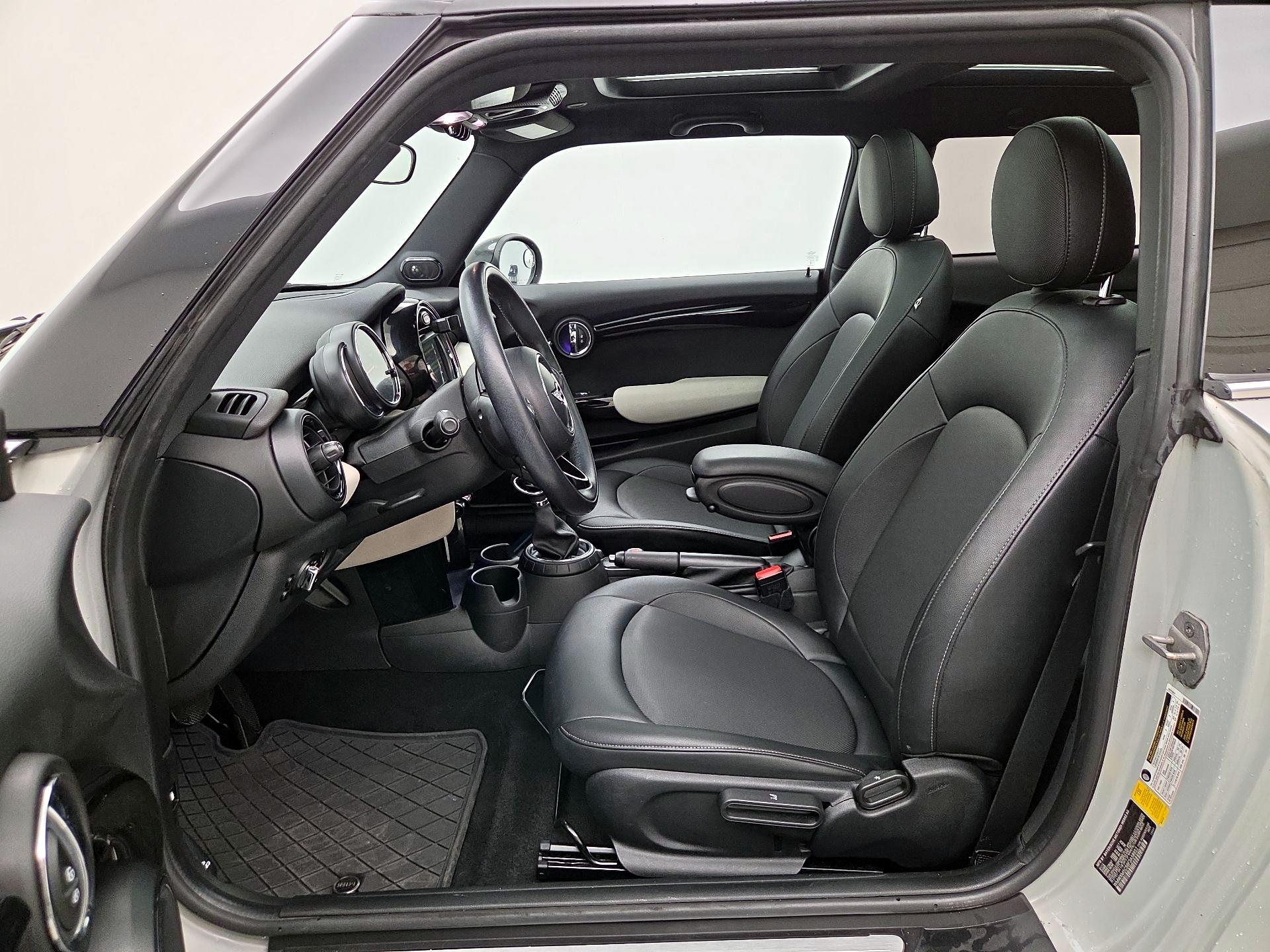 Thumbnail: 2015 MINI Cooper Hardtop - 11