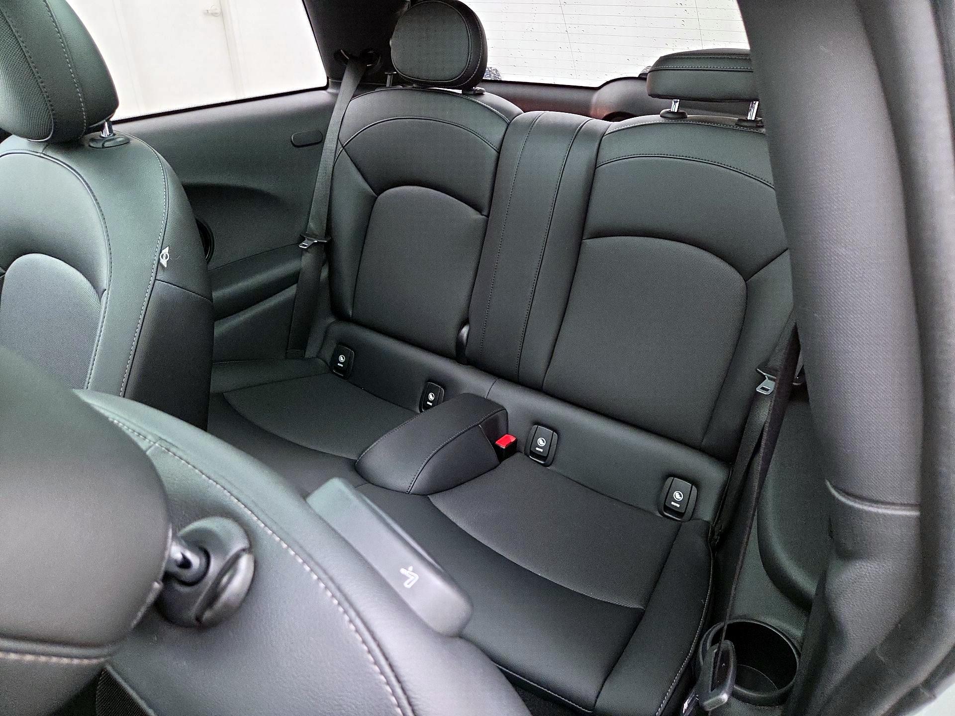 Thumbnail: 2015 MINI Cooper Hardtop - 19