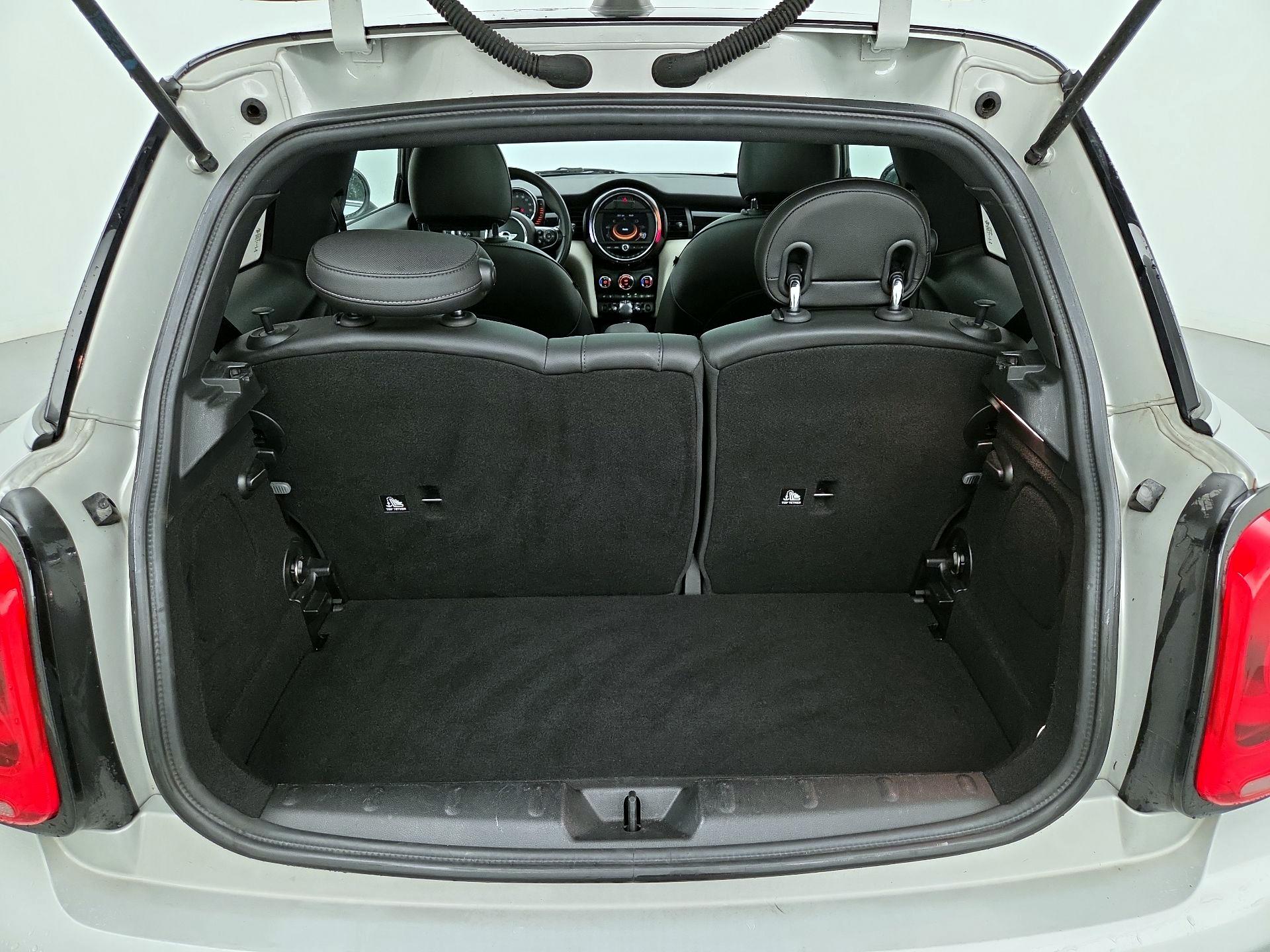 Thumbnail: 2015 MINI Cooper Hardtop - 20