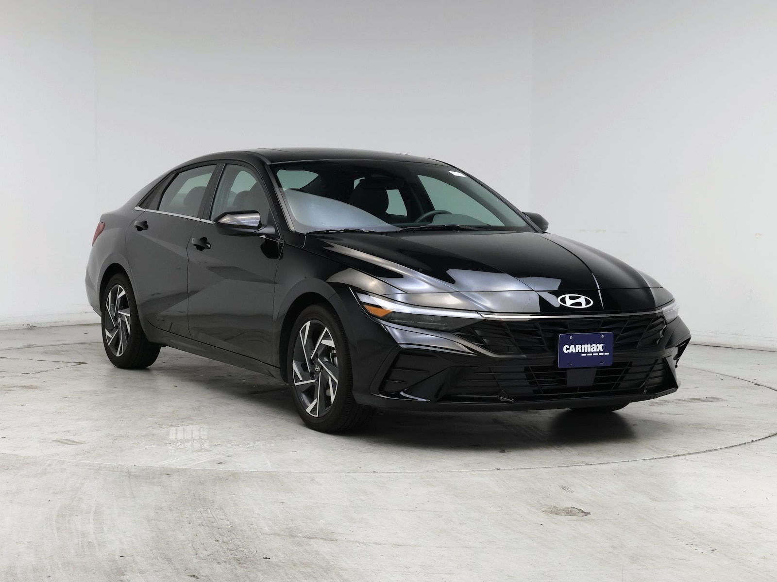 2025 Hyundai Elantra SEL - Photo 2