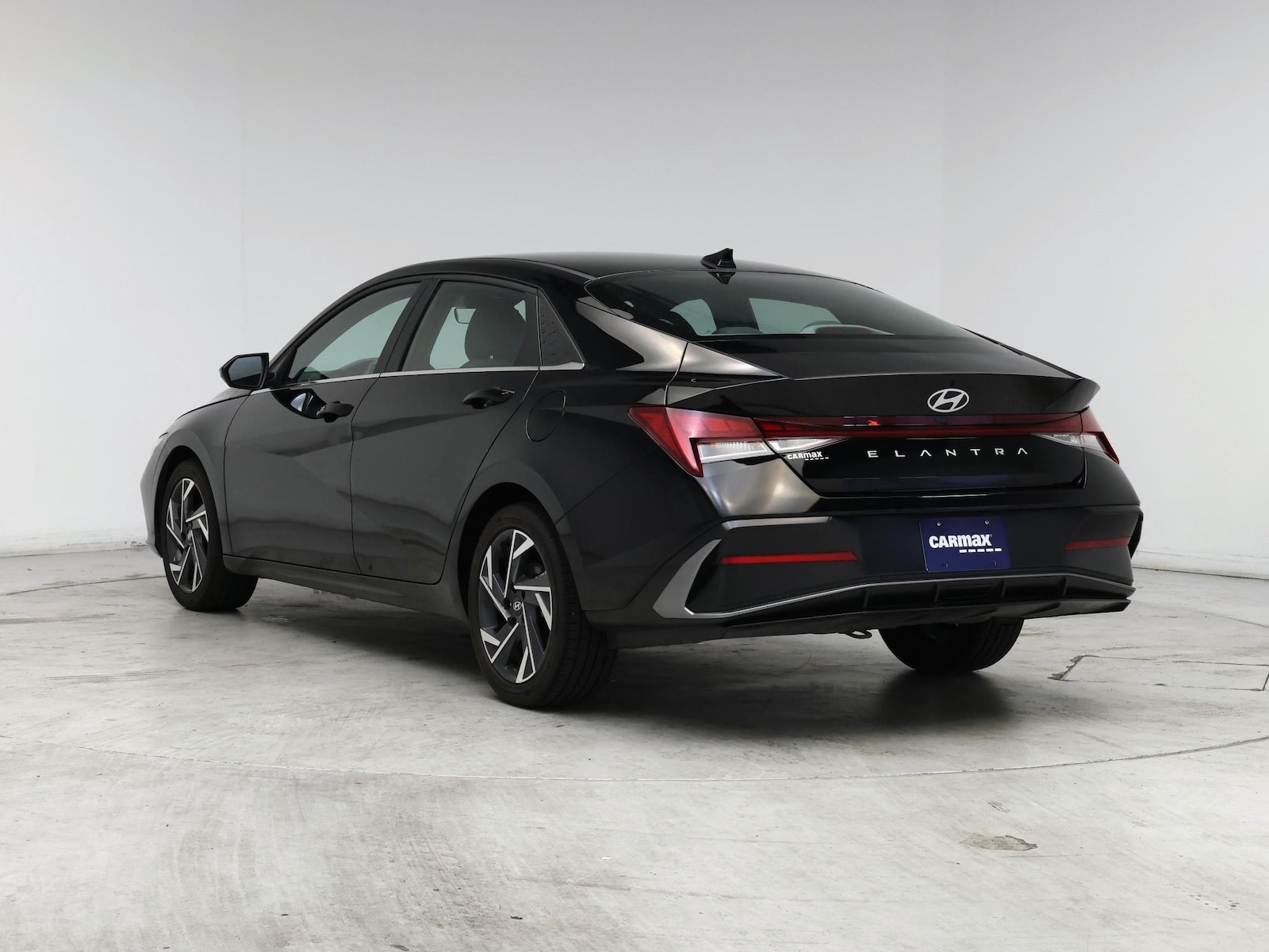 2025 Hyundai Elantra SEL - Photo 3