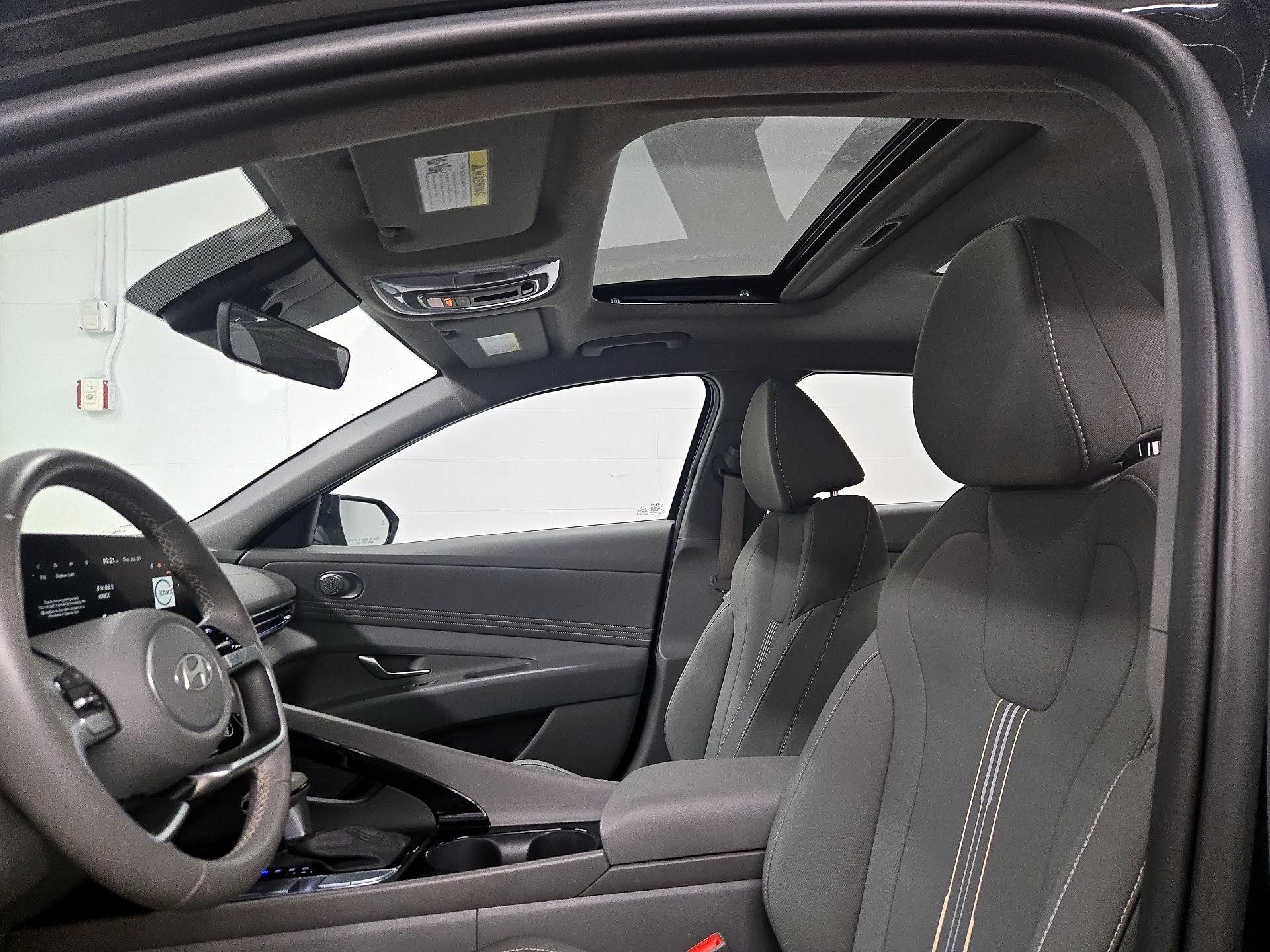 Thumbnail: 2025 Hyundai Elantra - 20