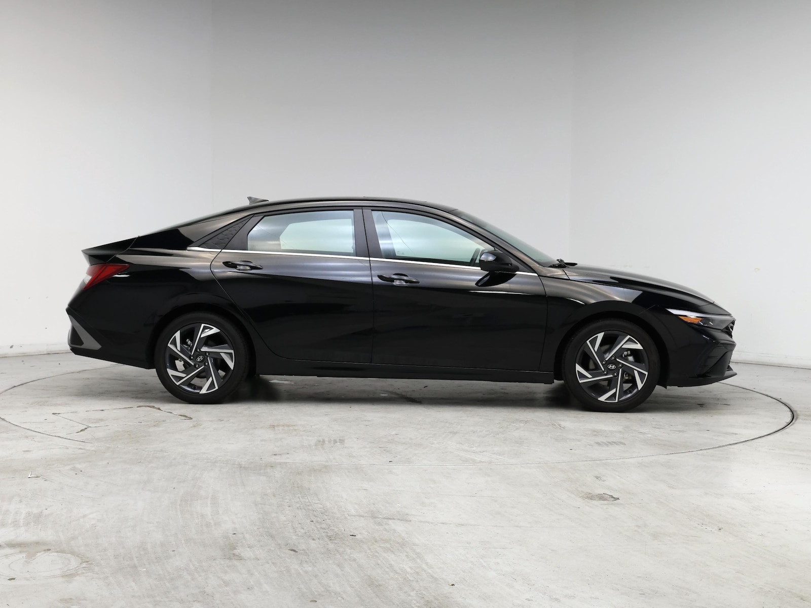 2025 Hyundai Elantra SEL - Photo 8