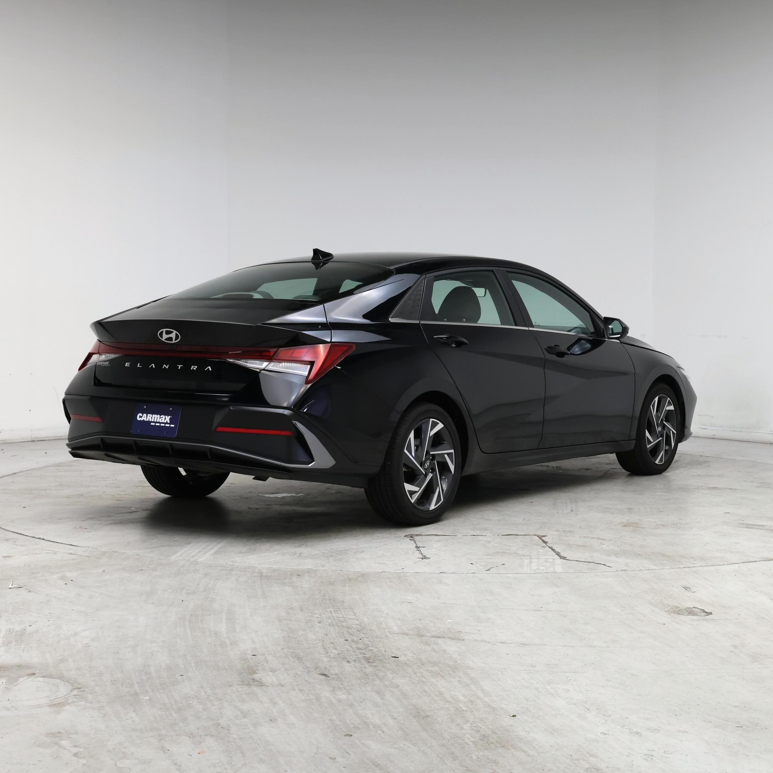 Thumbnail: 2025 Hyundai Elantra - 8