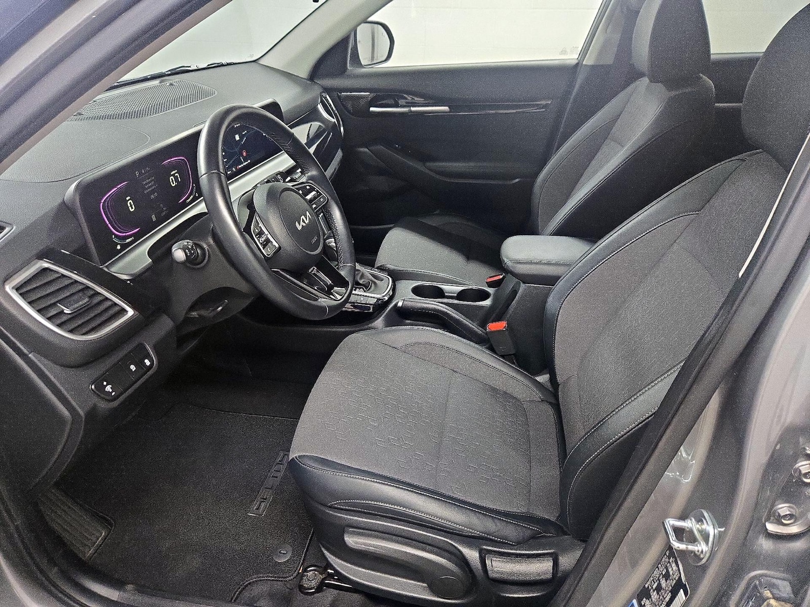 2025 Kia Seltos S - Photo 12