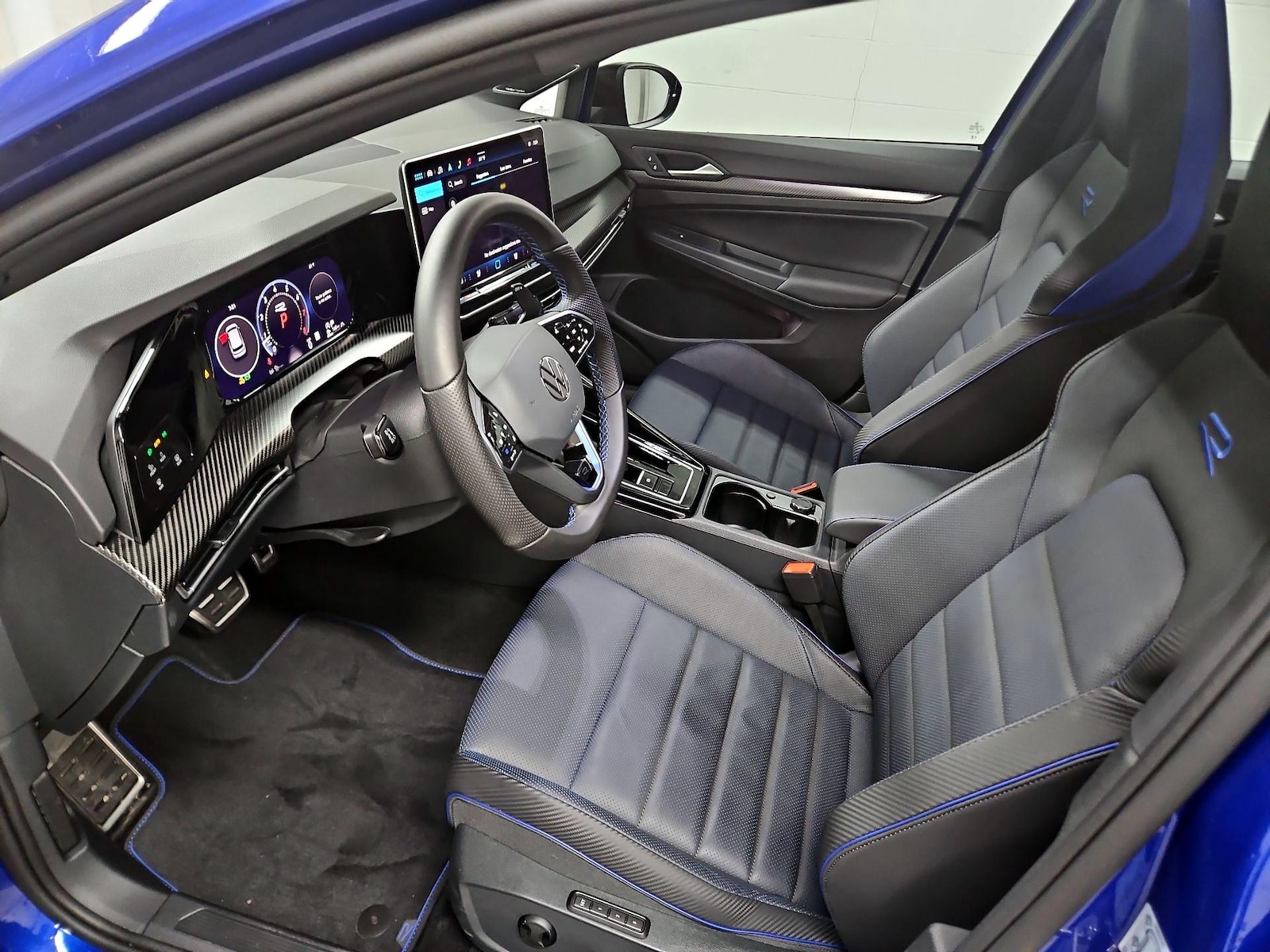 2025 Volkswagen Golf R R - Photo 12