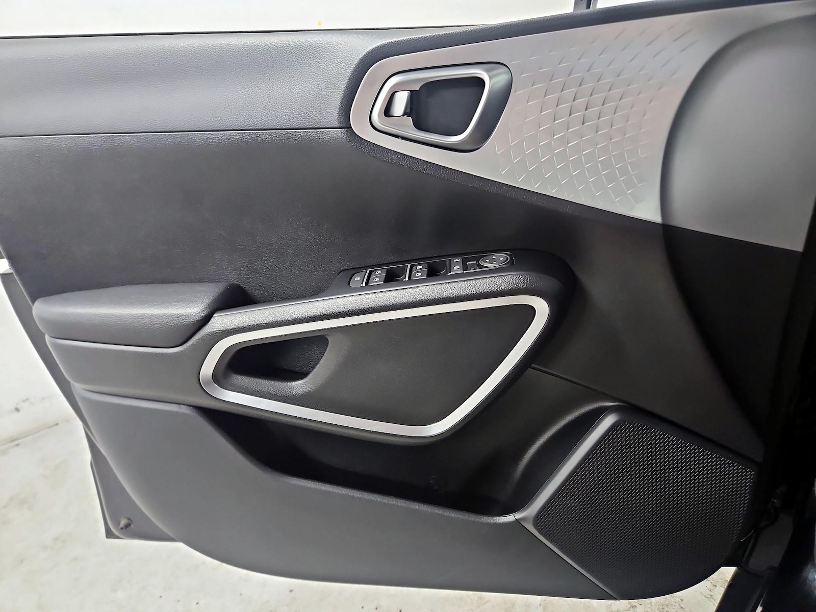 2025 Kia Soul LX - Photo 13