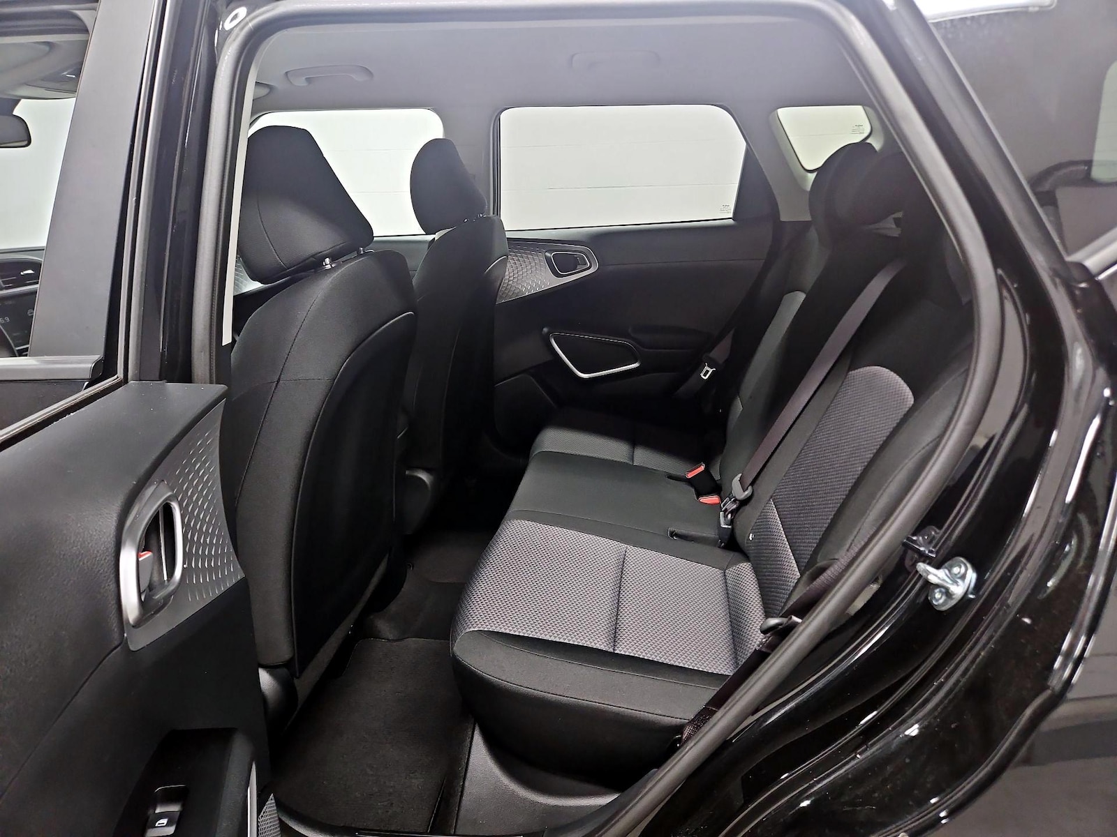 2025 Kia Soul LX - Photo 20