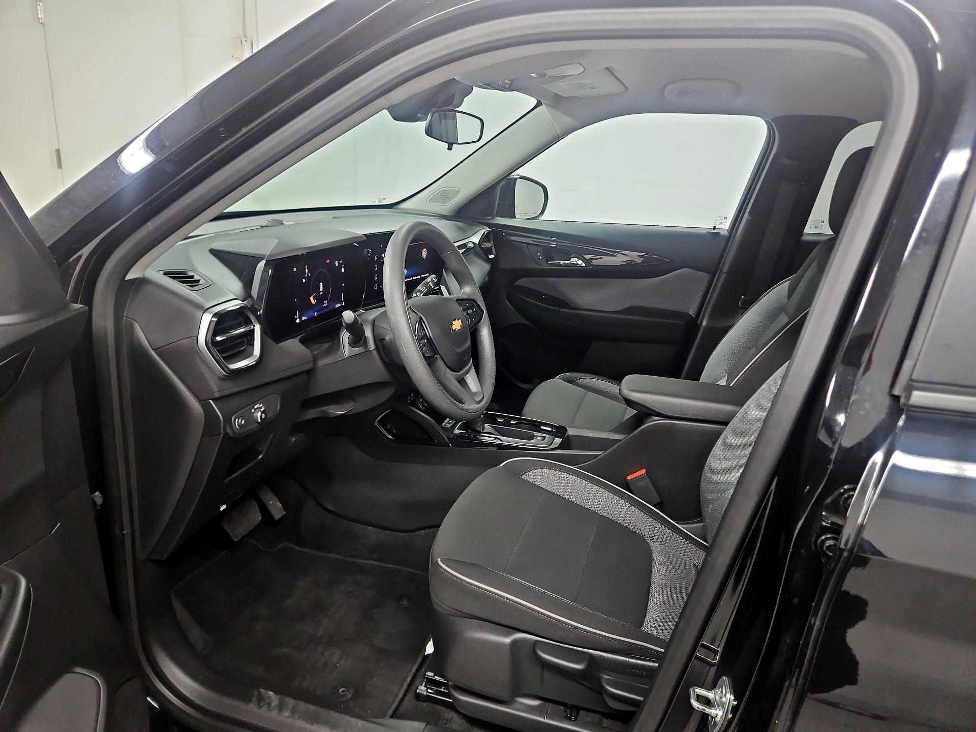 Thumbnail: 2025 Chevrolet TrailBlazer - 11