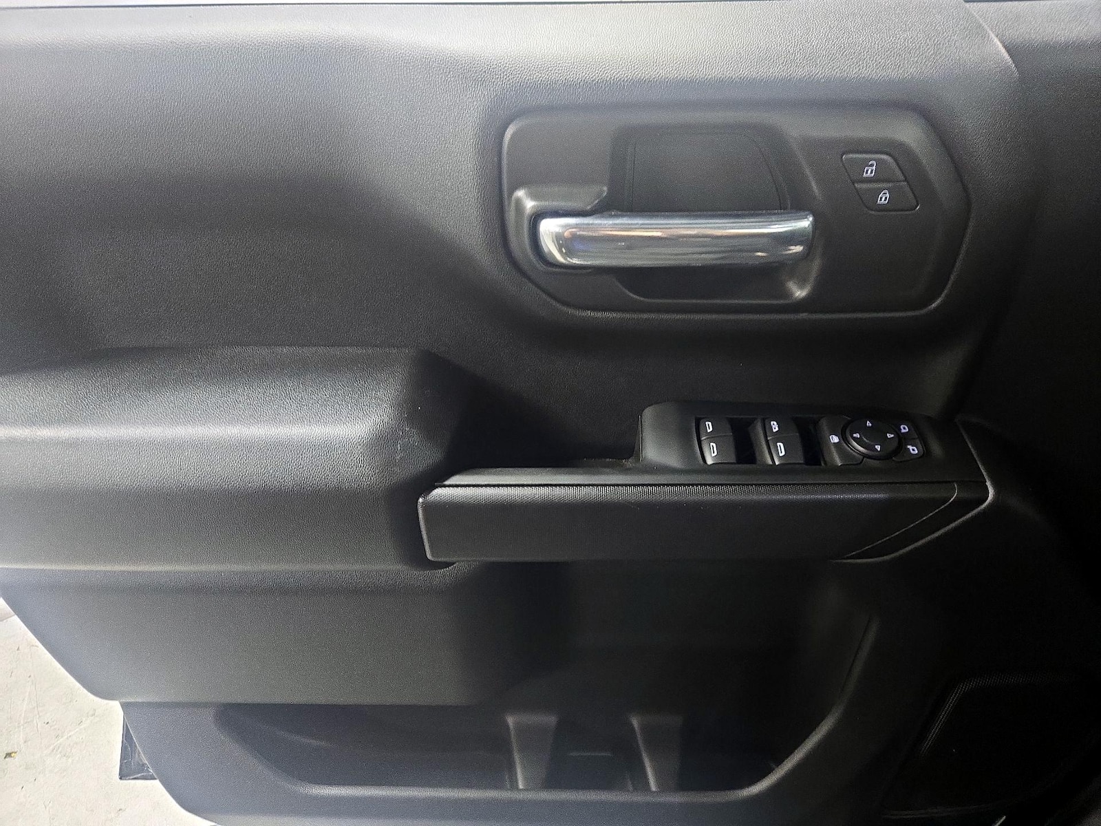 2026 Chevrolet Silverado 1500 Custom - Photo 13