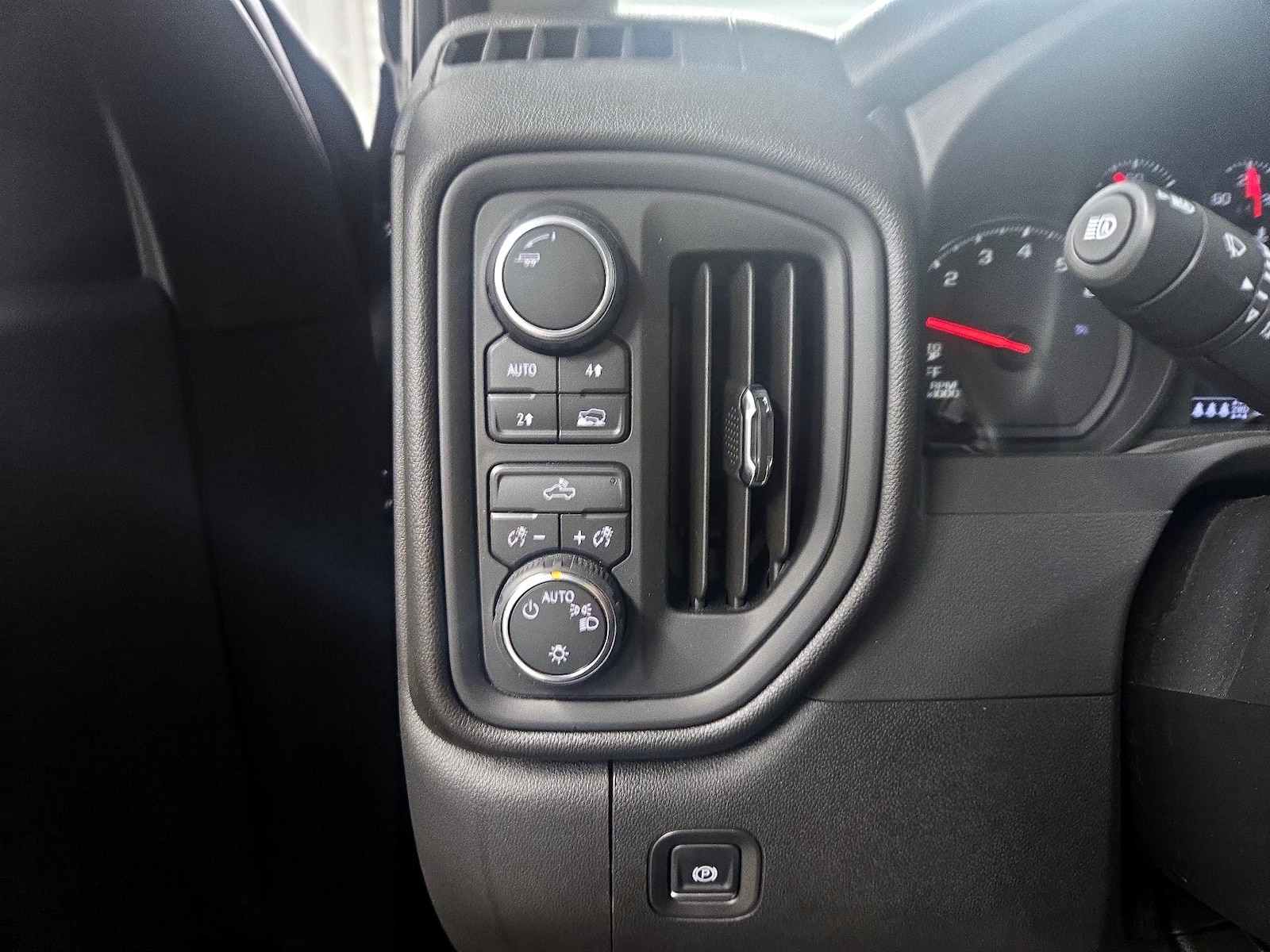 2026 Chevrolet Silverado 1500 Custom - Photo 14