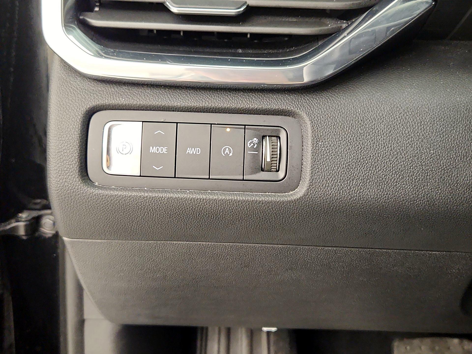 Thumbnail: 2025 GMC Acadia - 13